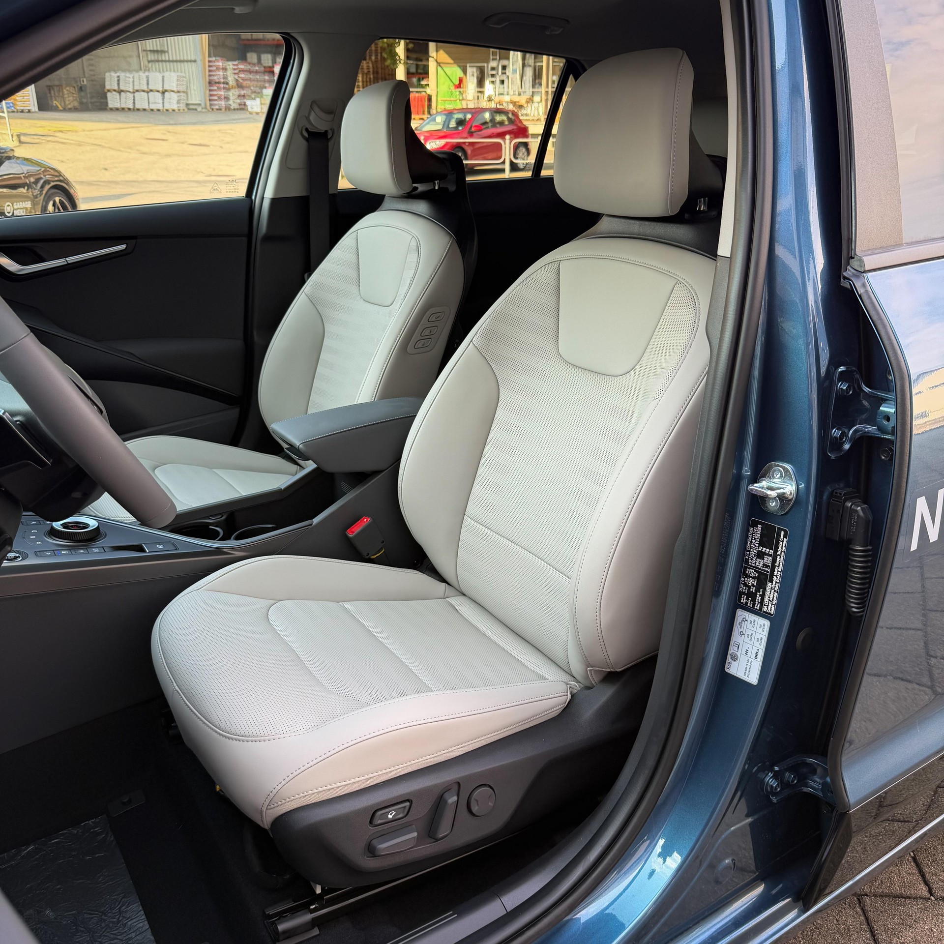 KIA Niro 1.6 GDi Hybrid Style-image-12