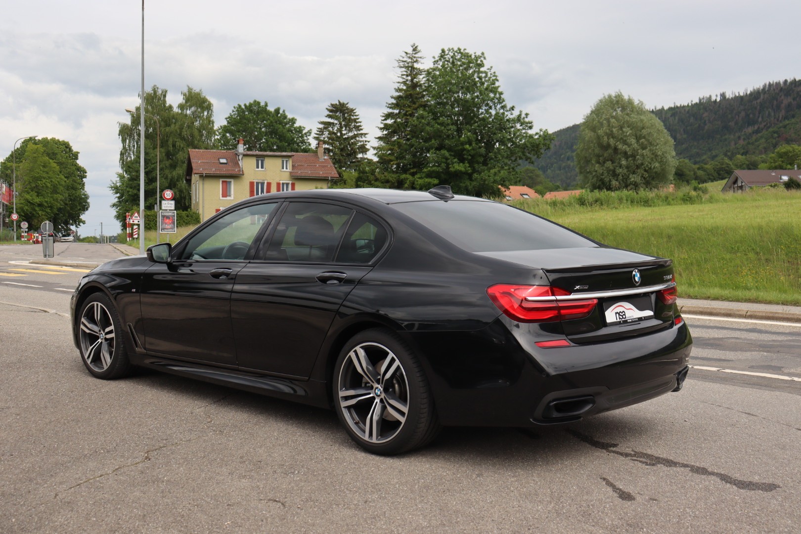 BMW 730d xDrive Steptronic • M-Packet • CH • Garantie-image-4