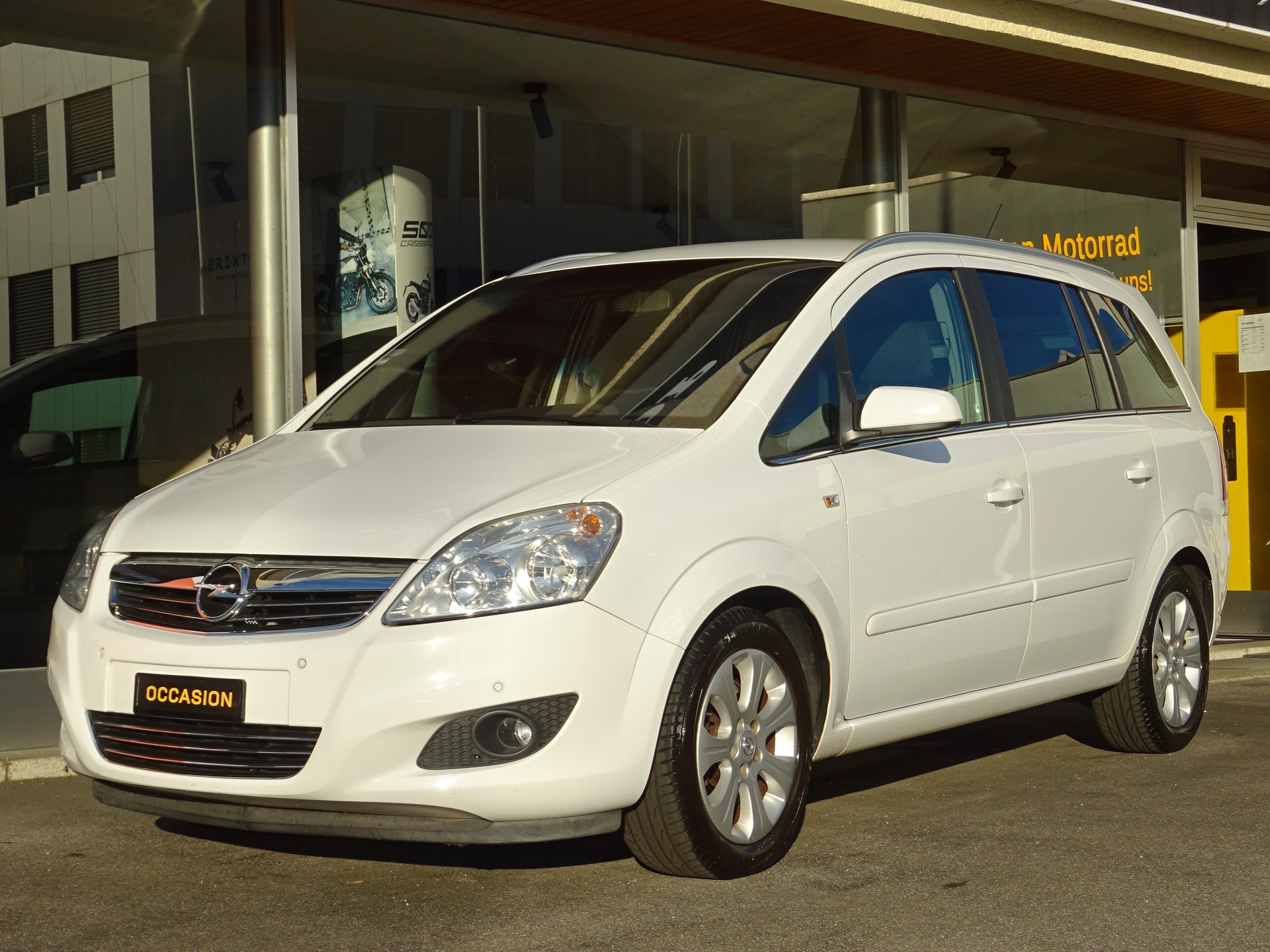 OPEL Zafira 2.2i 16V Enjoy-image-0