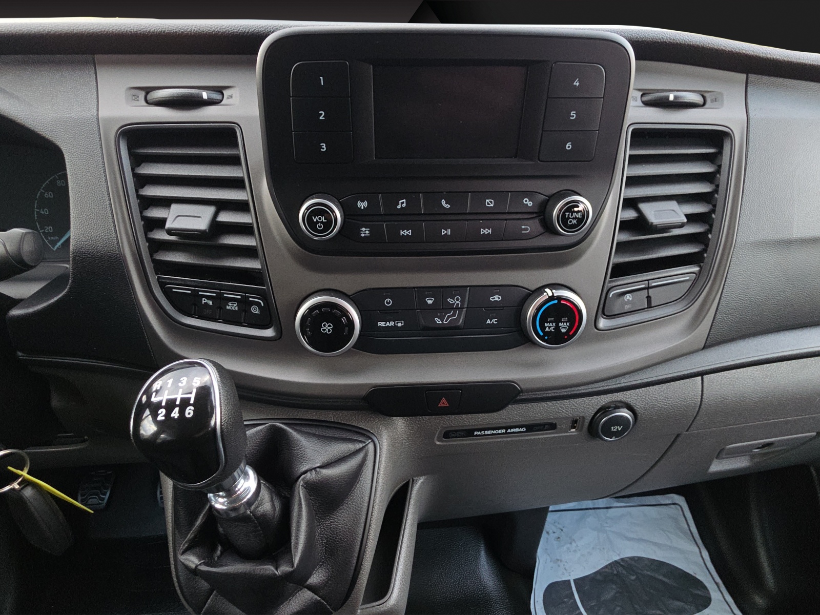 FORD Transit Custom 320 L1H1 Trend-image-10