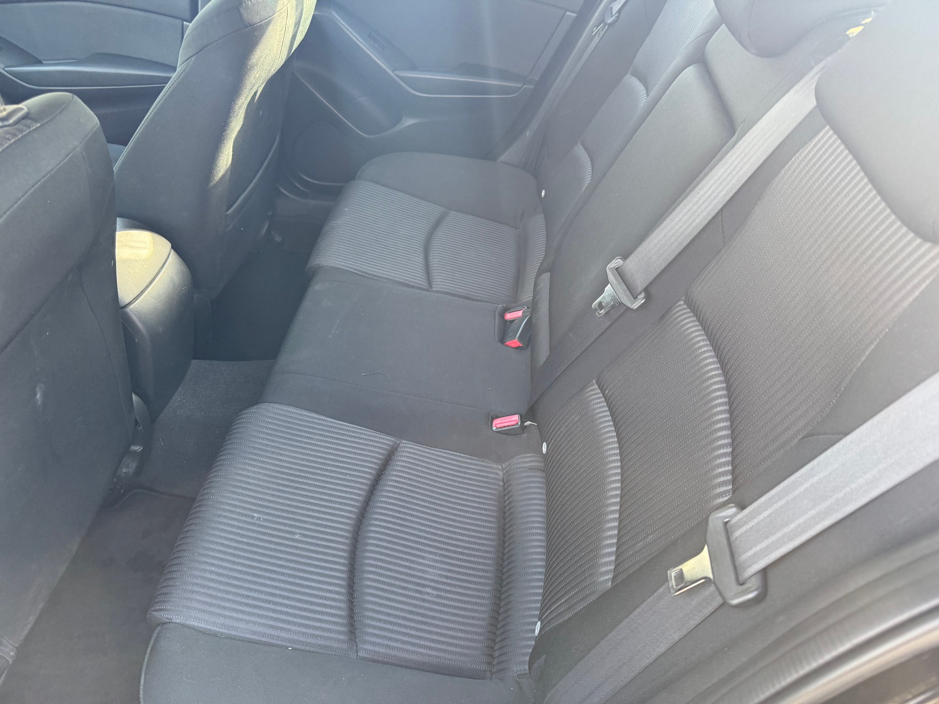 MAZDA 3 2.2 16V CD Ambition Plus-image-8