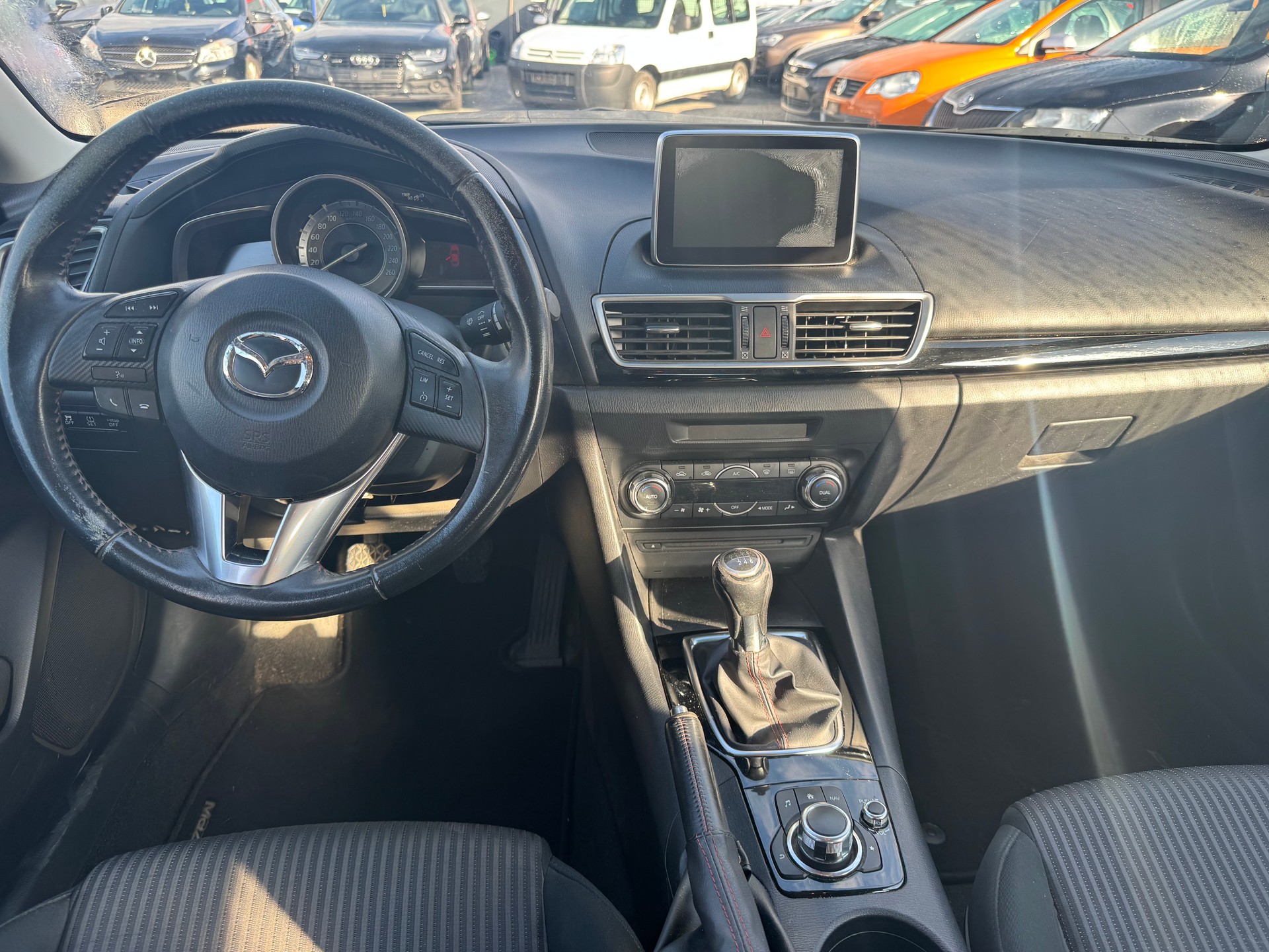 MAZDA 3 2.2 16V CD Ambition Plus-image-6