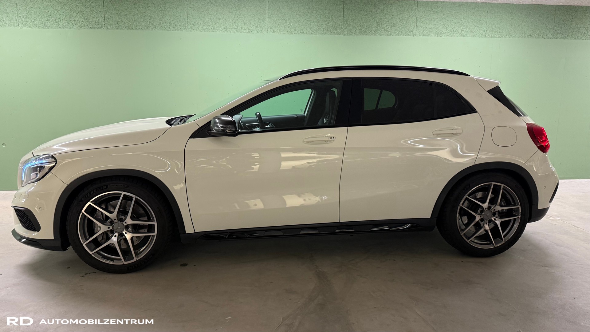 MERCEDES-BENZ GLA 45 AMG-image-3