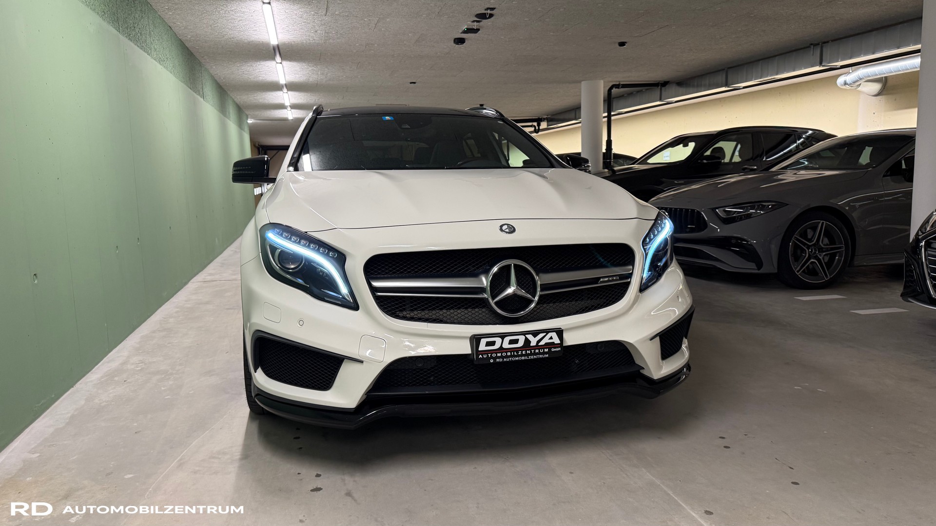 MERCEDES-BENZ GLA 45 AMG-image-1