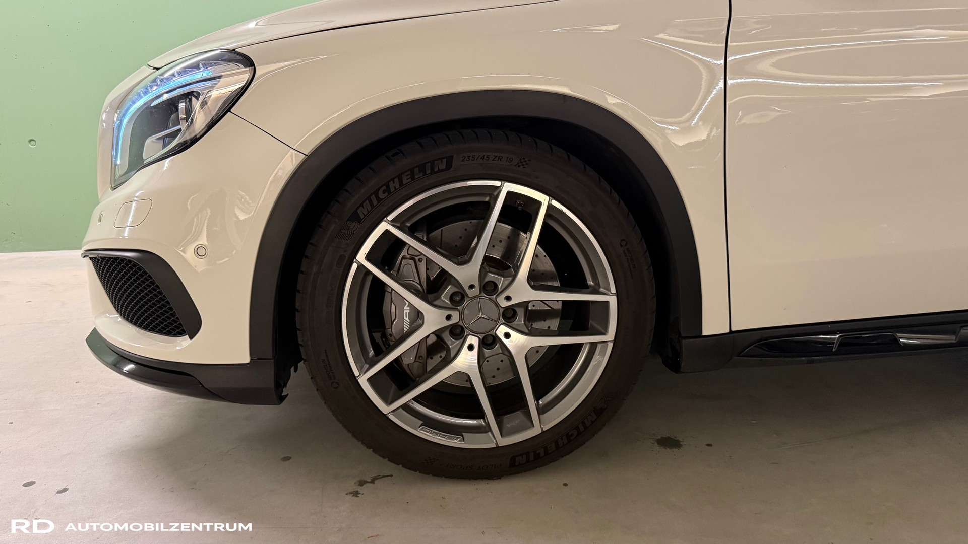 MERCEDES-BENZ GLA 45 AMG-image-2
