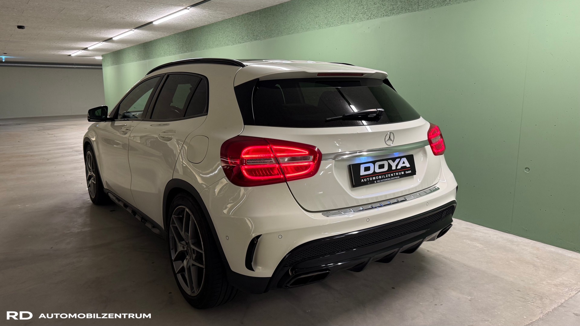 MERCEDES-BENZ GLA 45 AMG-image-11
