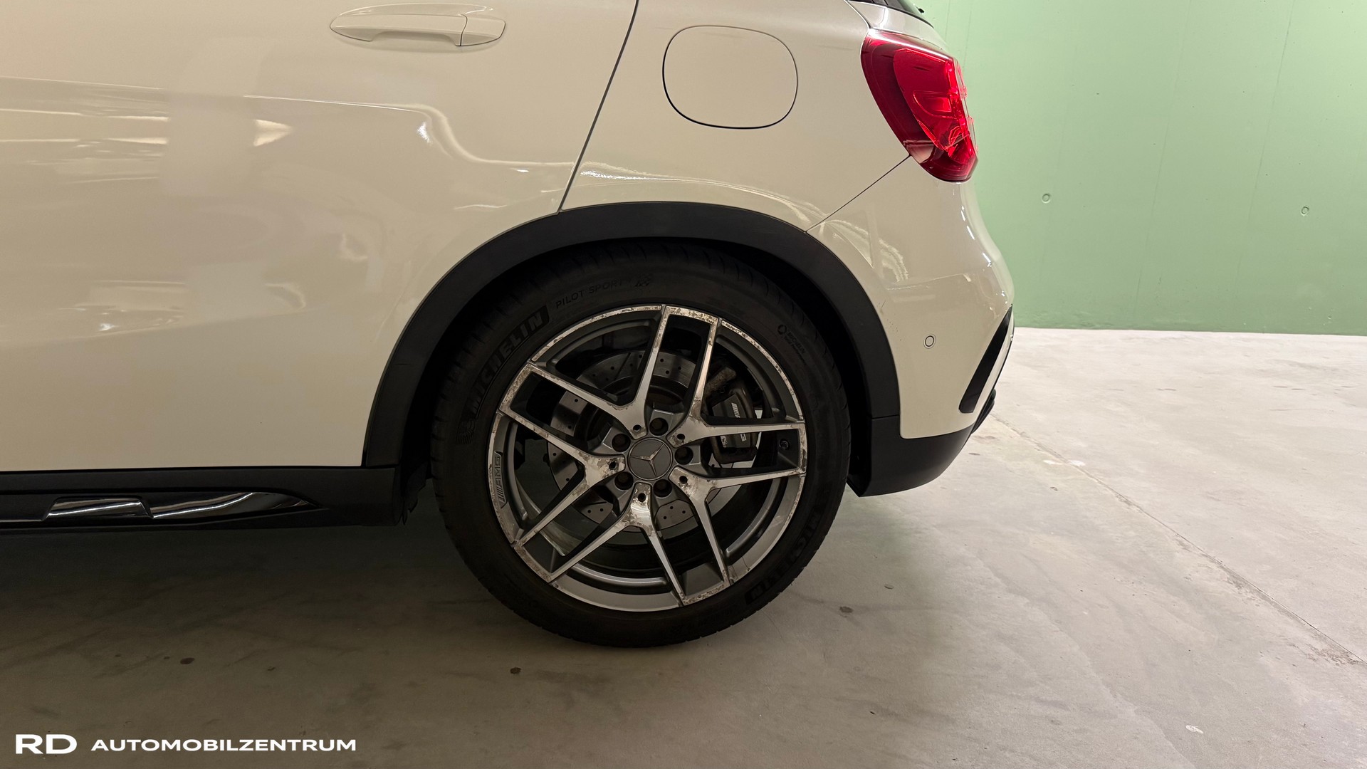 MERCEDES-BENZ GLA 45 AMG-image-4