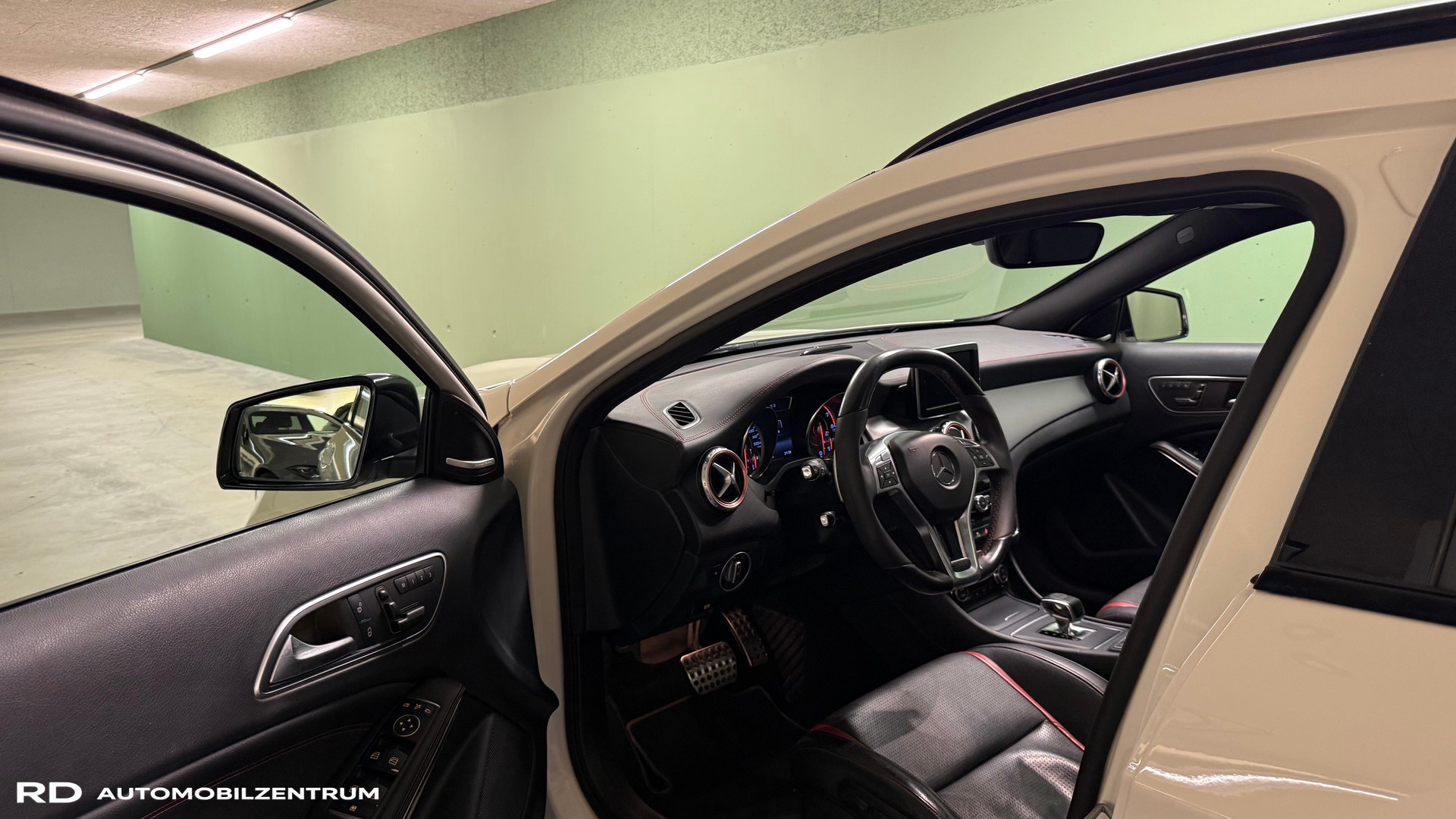 MERCEDES-BENZ GLA 45 AMG-image-5