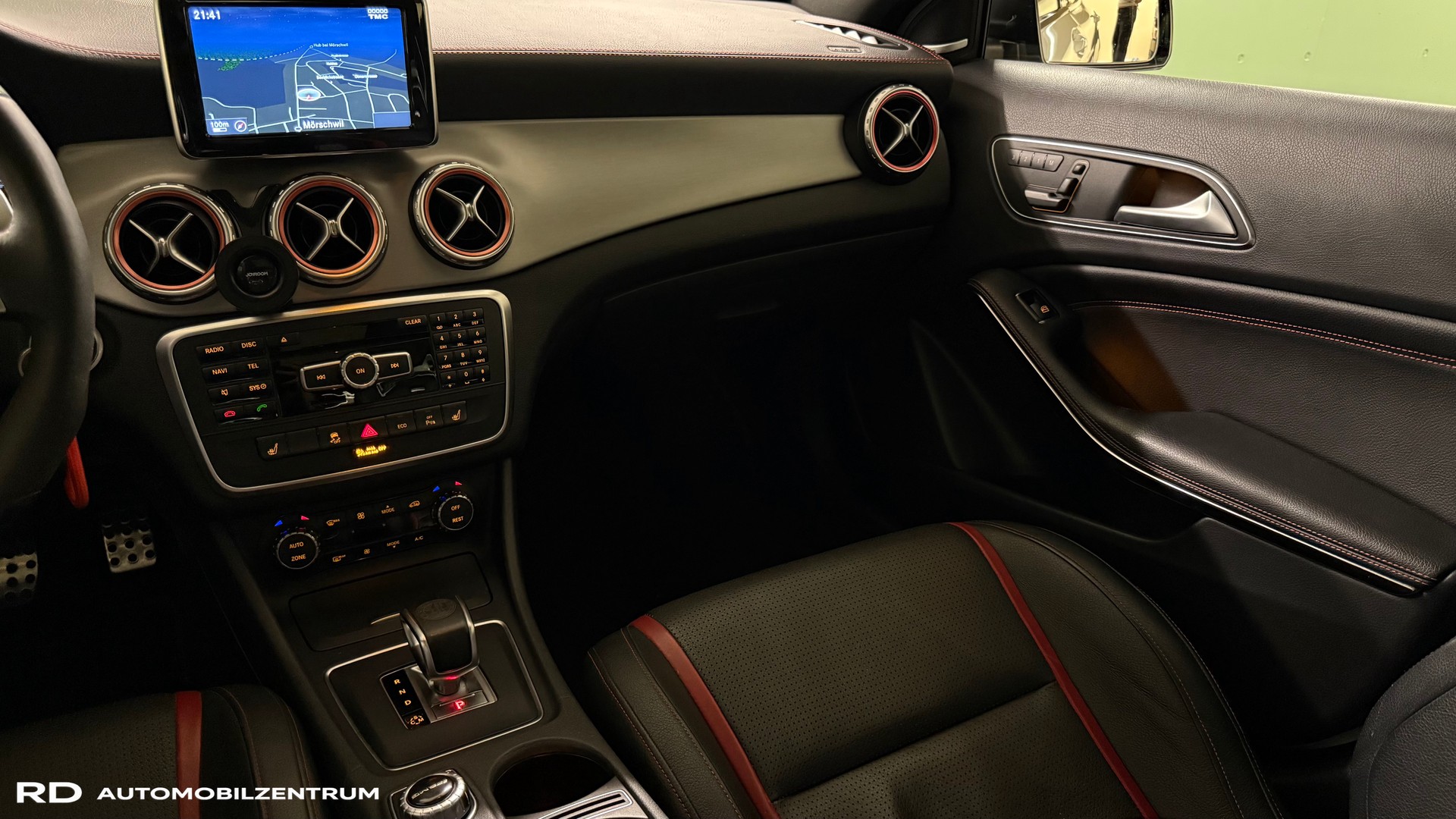 MERCEDES-BENZ GLA 45 AMG-image-7