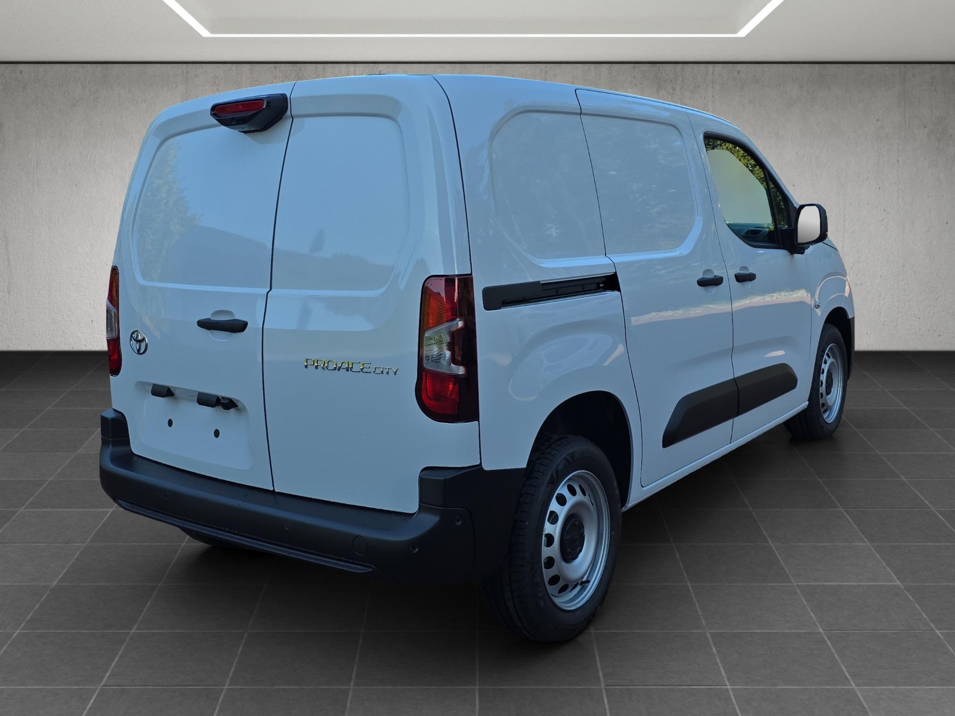TOYOTA PROACE CITY Van L1 1.2 Advanced-image-4