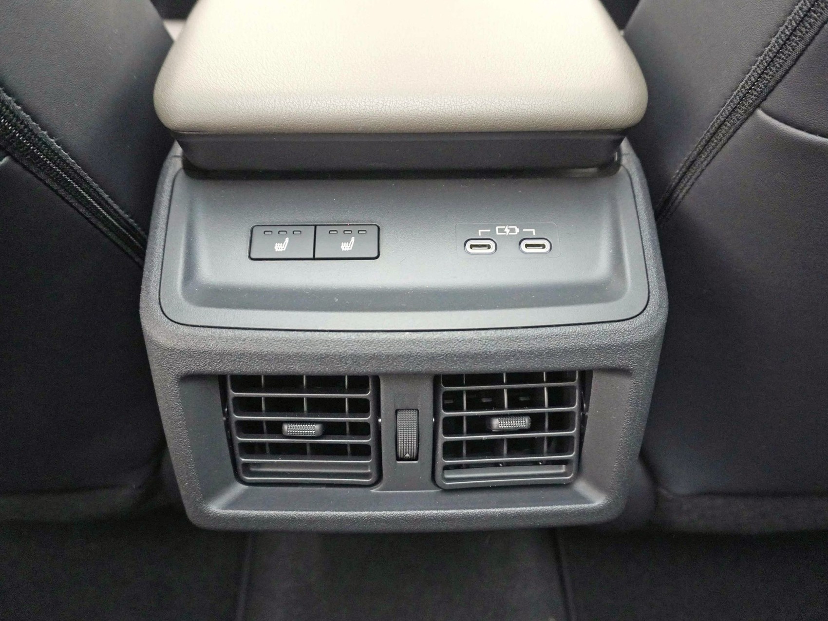TOYOTA bZ4X Touring Premium AWD-image-21
