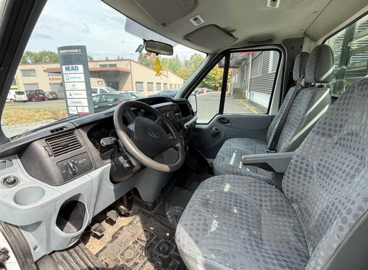 FORD Transit 2.2 TDCi 300 S-image-4