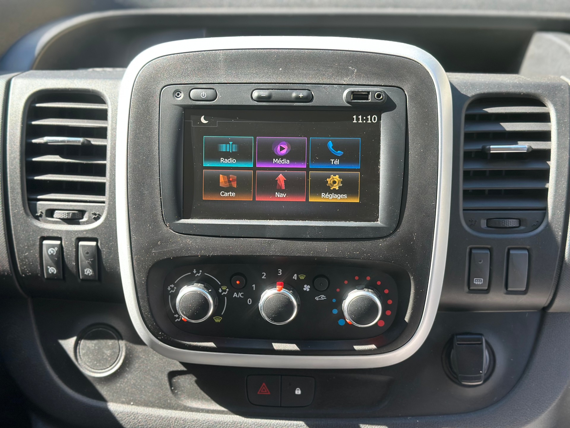 RENAULT Trafic 2.0 Energy dCi 120 3.0t Business L2H1-image-10