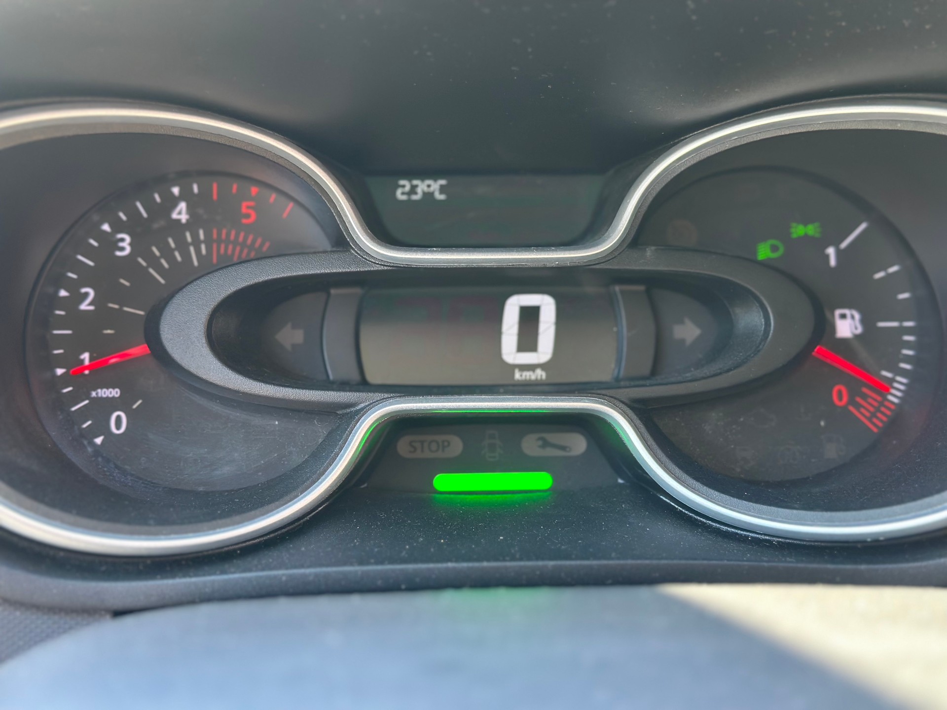 RENAULT Trafic 2.0 Energy dCi 120 3.0t Business L2H1-image-13