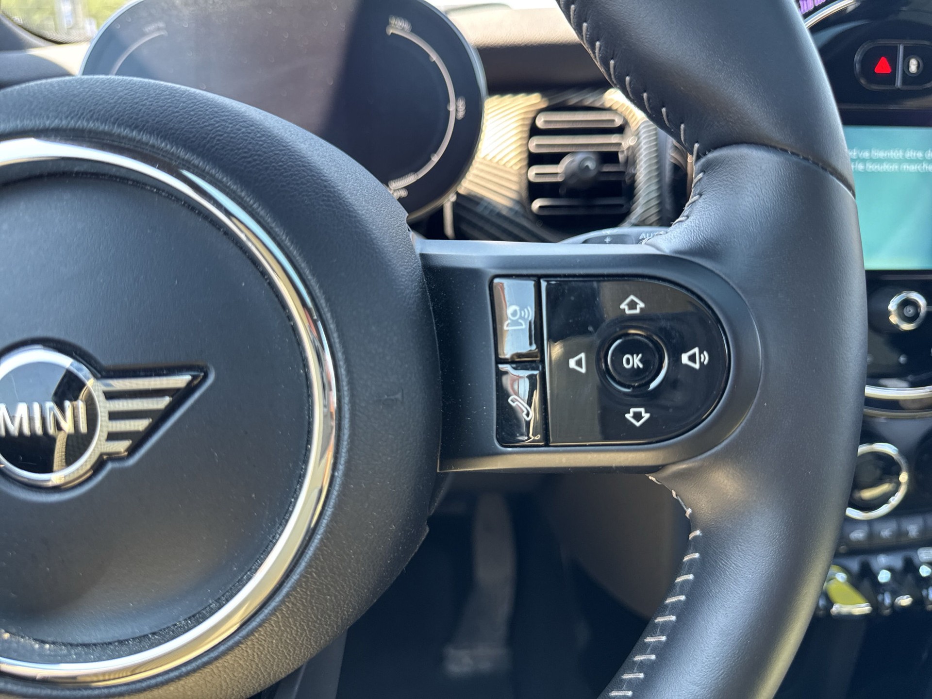 MINI Cooper SE Resolute Edition-image-15