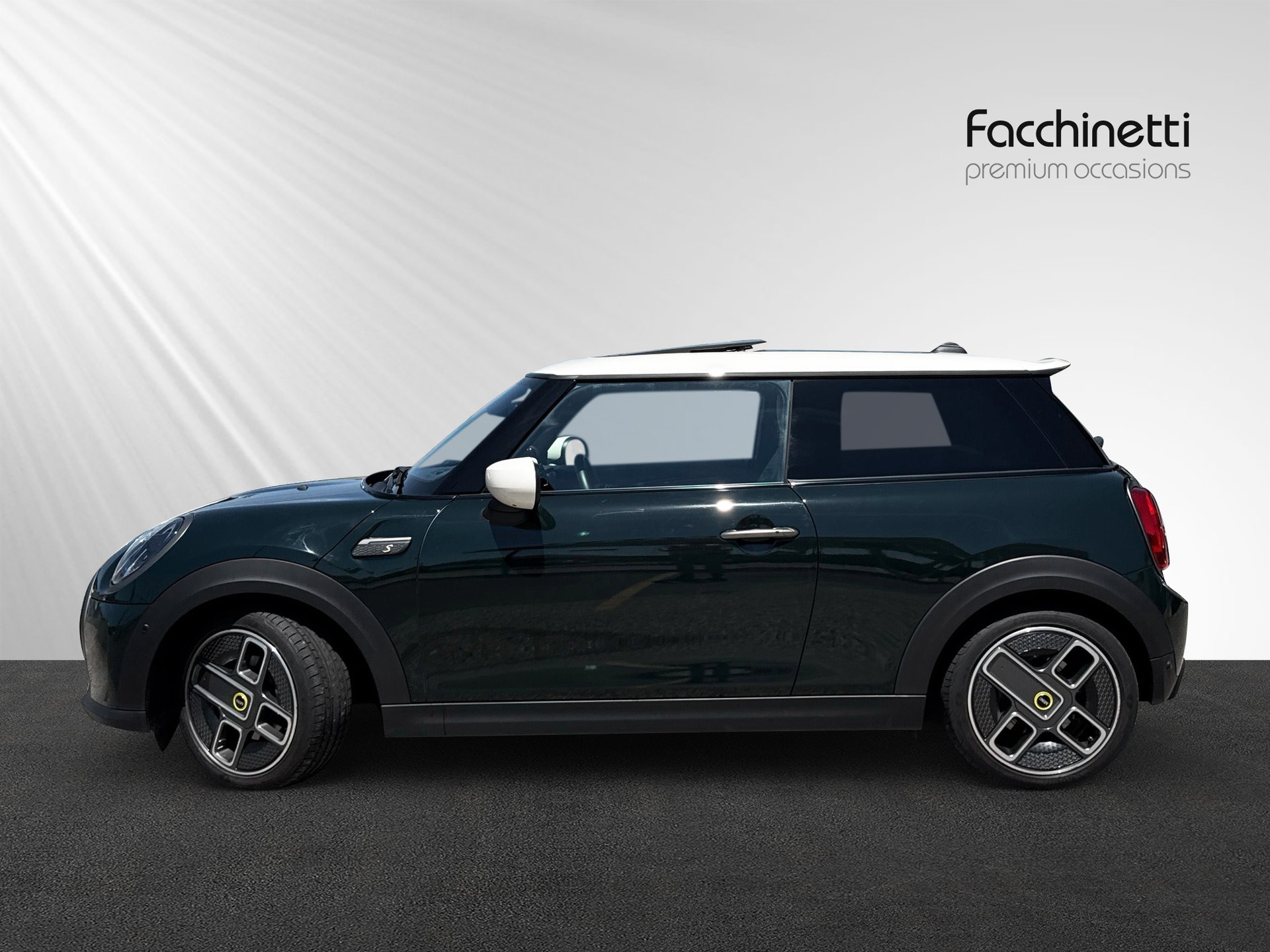 MINI Cooper SE Resolute Edition-image-1