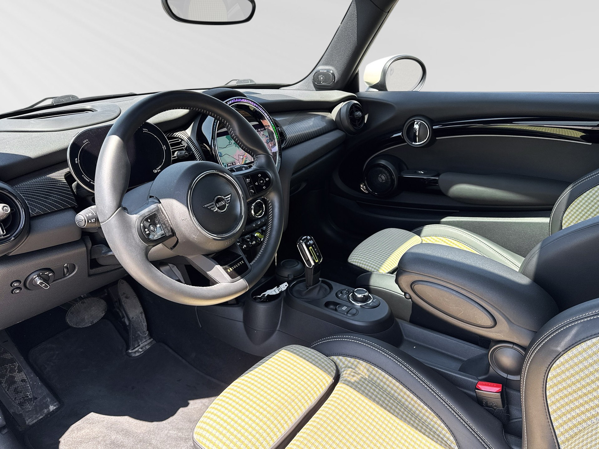 MINI Cooper SE Resolute Edition-image-3