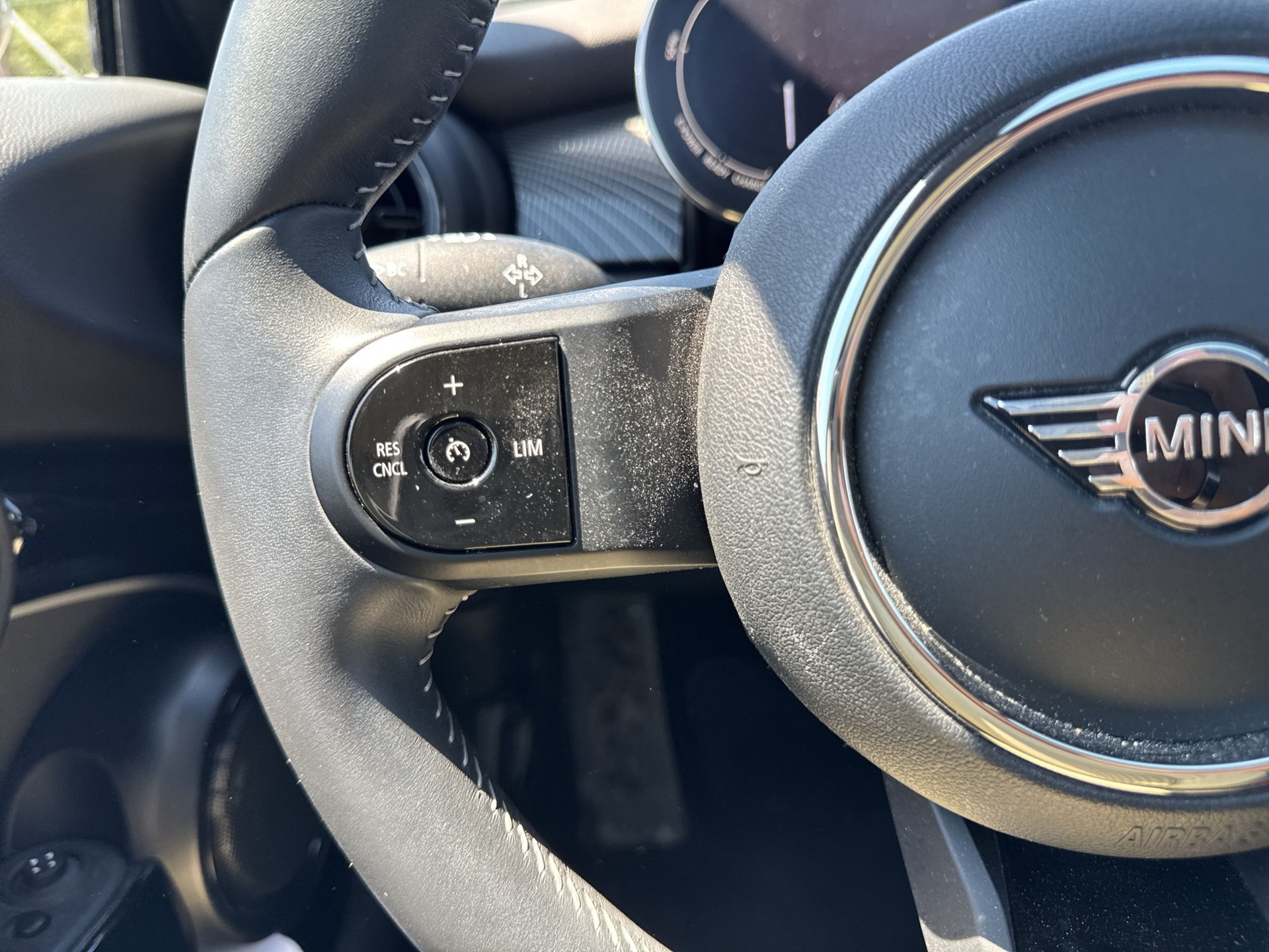 MINI Cooper SE Resolute Edition-image-14