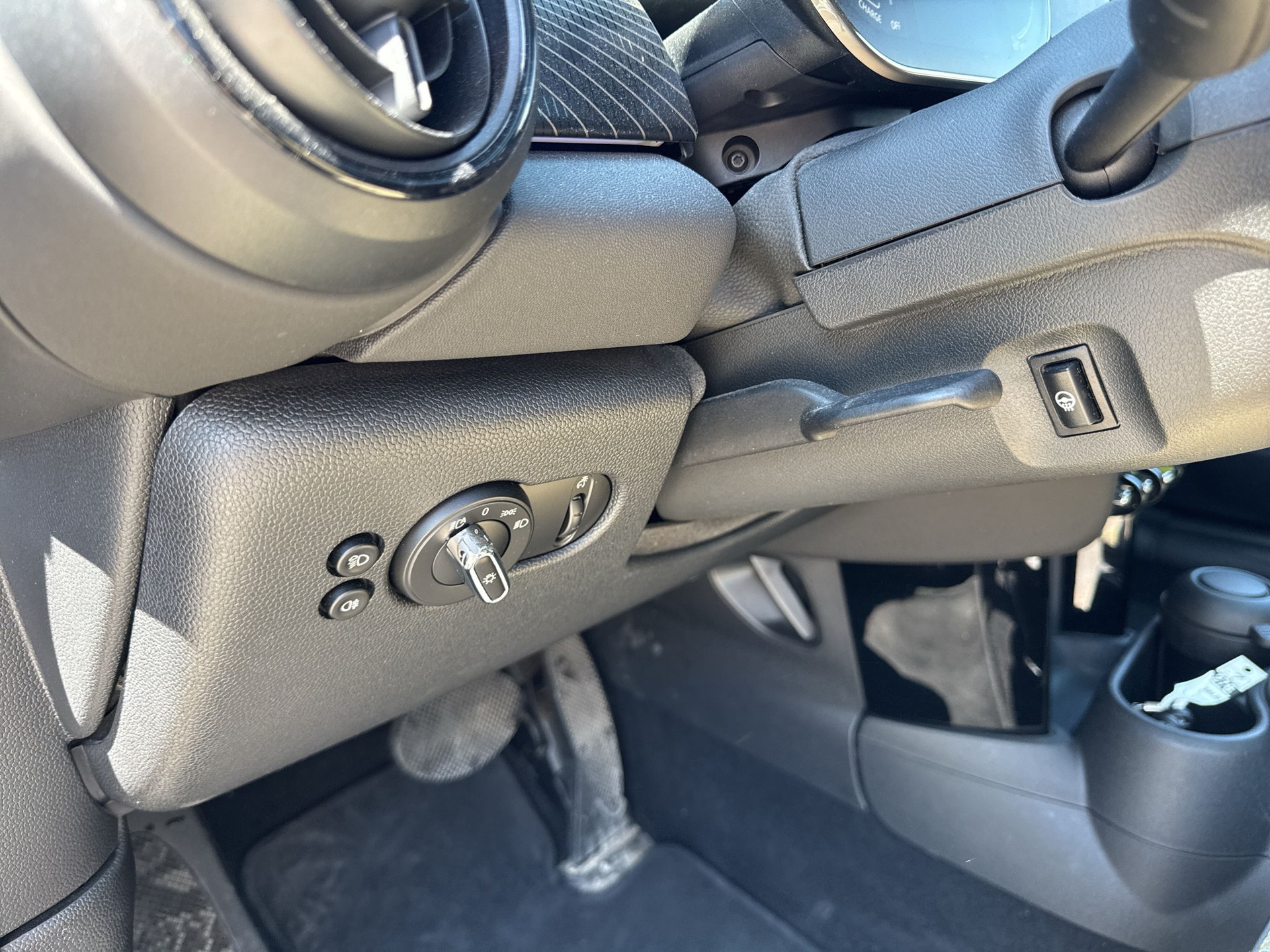 MINI Cooper SE Resolute Edition-image-19