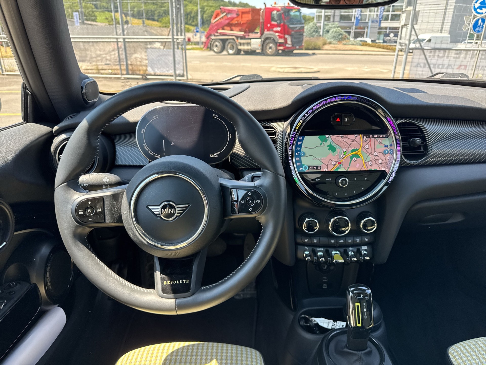 MINI Cooper SE Resolute Edition-image-11