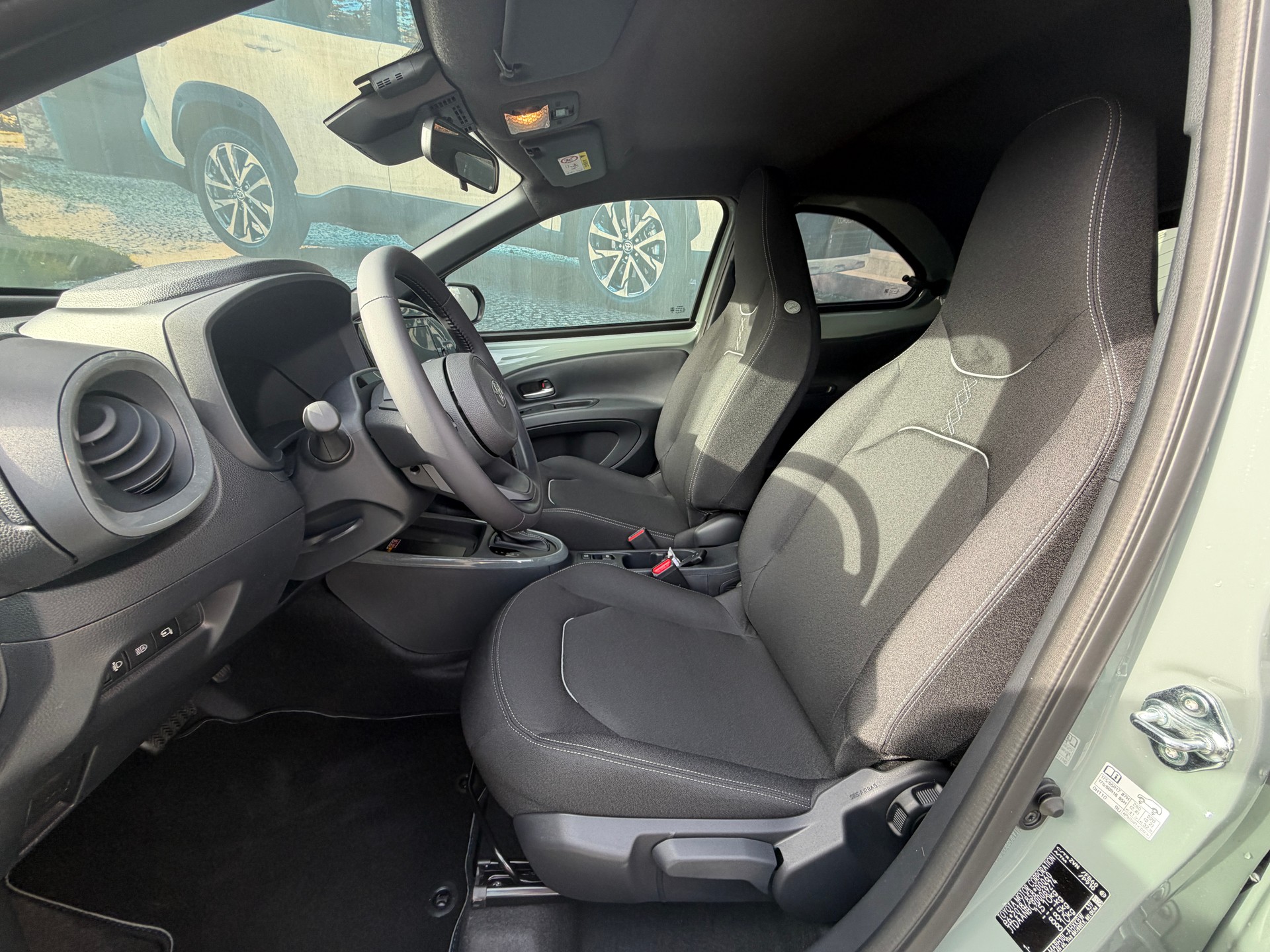 TOYOTA Aygo X 1.5 Trend e-CVT-image-8