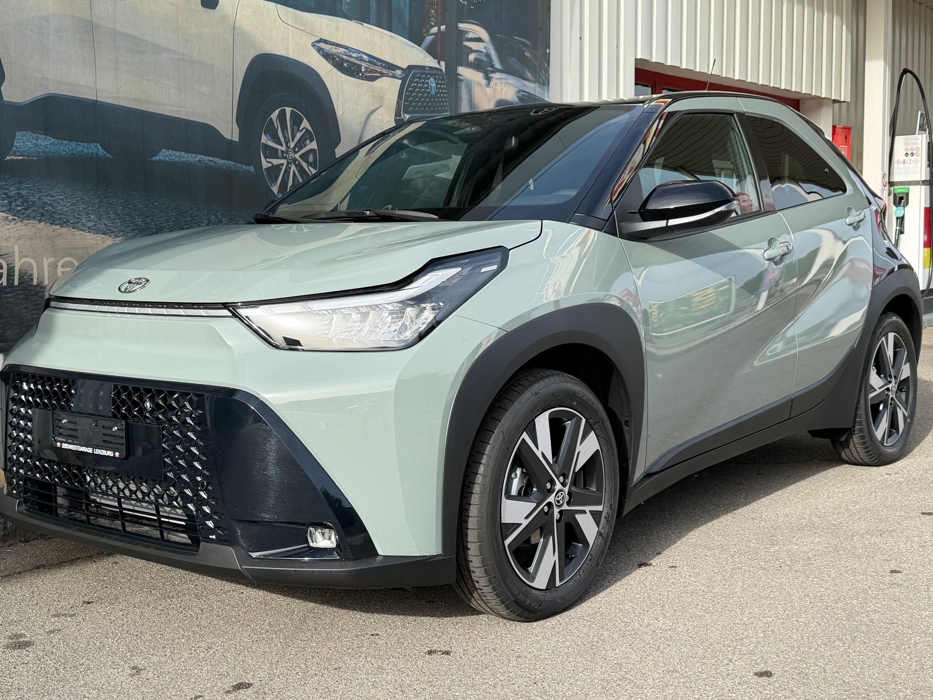 TOYOTA Aygo X 1.5 Trend e-CVT-showroom-element-2