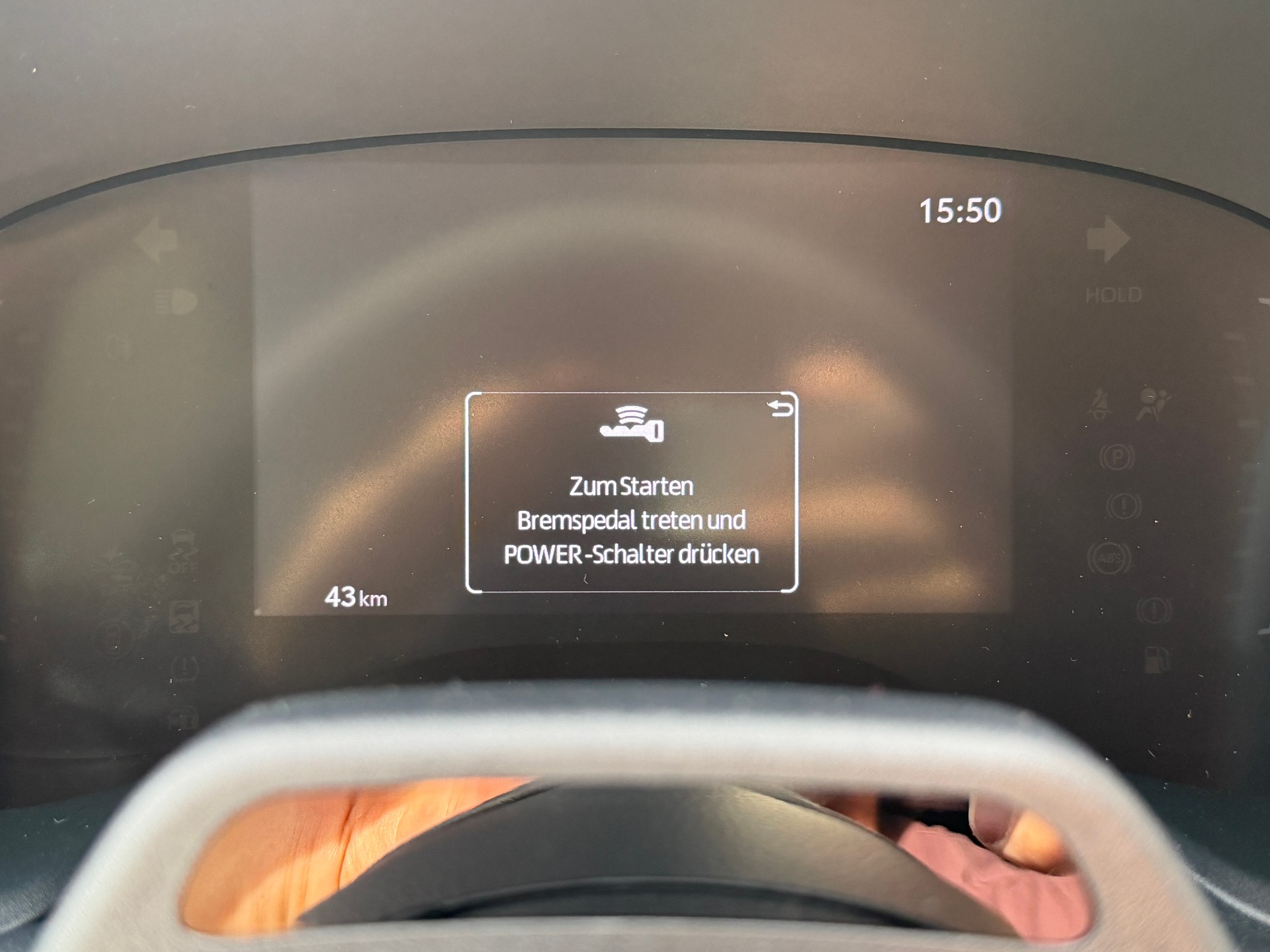 TOYOTA Aygo X 1.5 Trend e-CVT-image-10