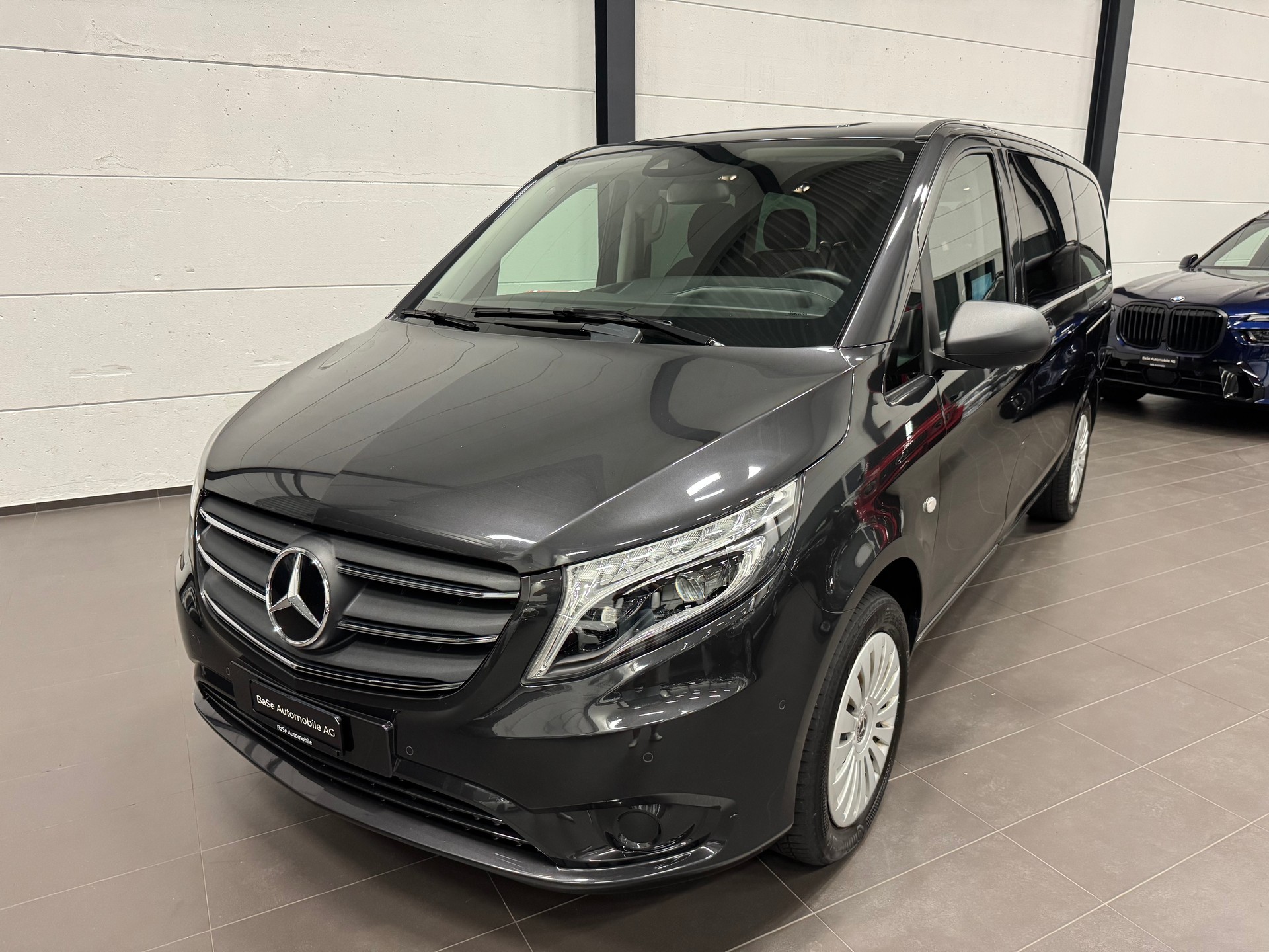 MERCEDES-BENZ Vito 116 CDI Lang Select Tourer 4Matic 9G-Tronic-image-0