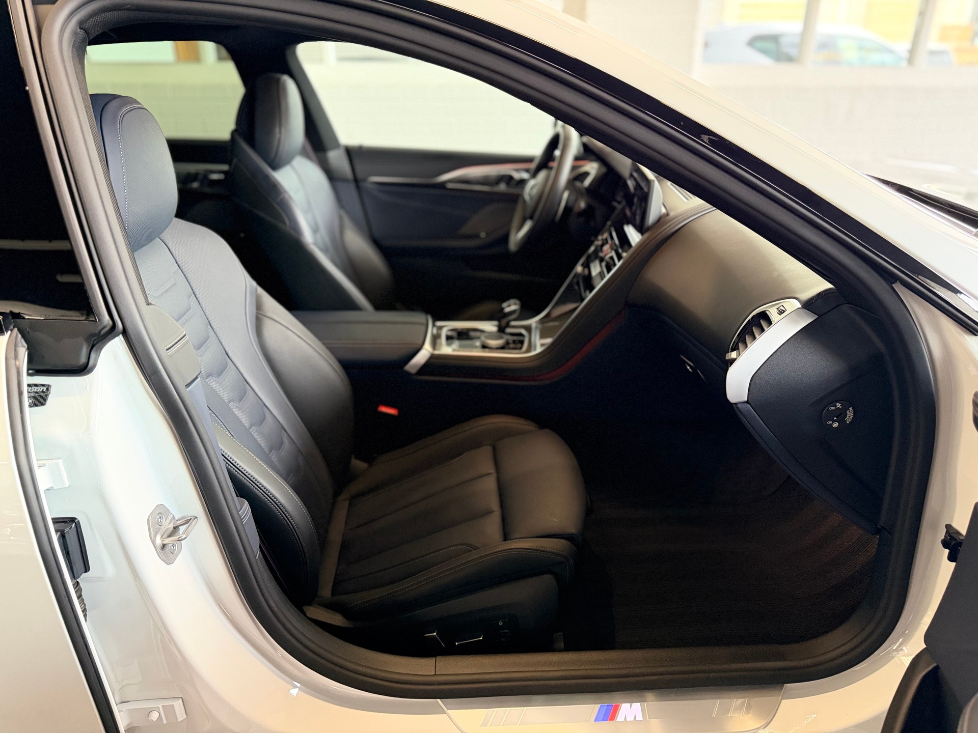 BMW 840i sDrive M Sport Pro Steptronic GRAN COUPE-image-7