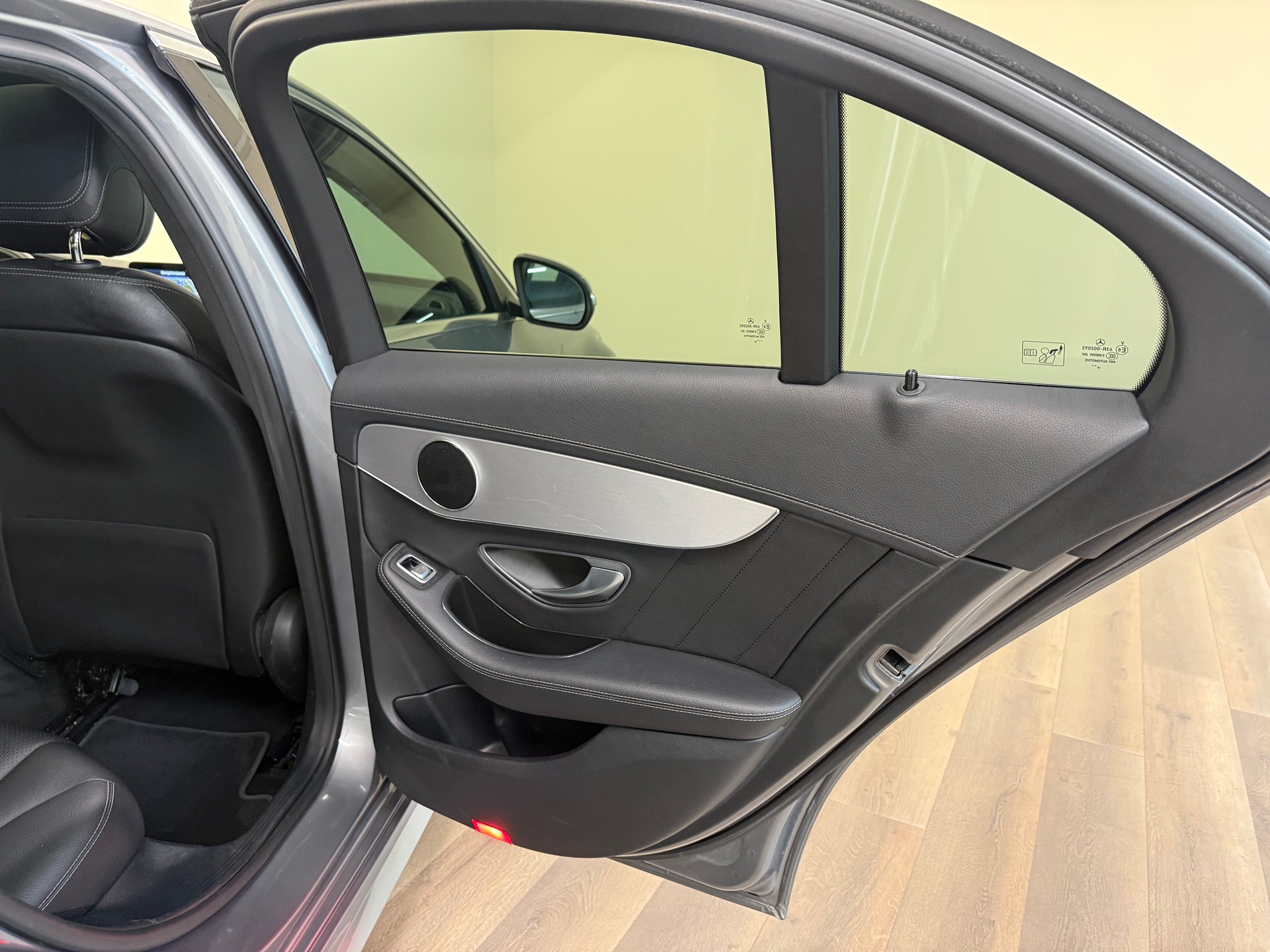 MERCEDES-BENZ C 220 BlueTEC AMG Line 7G-Tronic-image-25