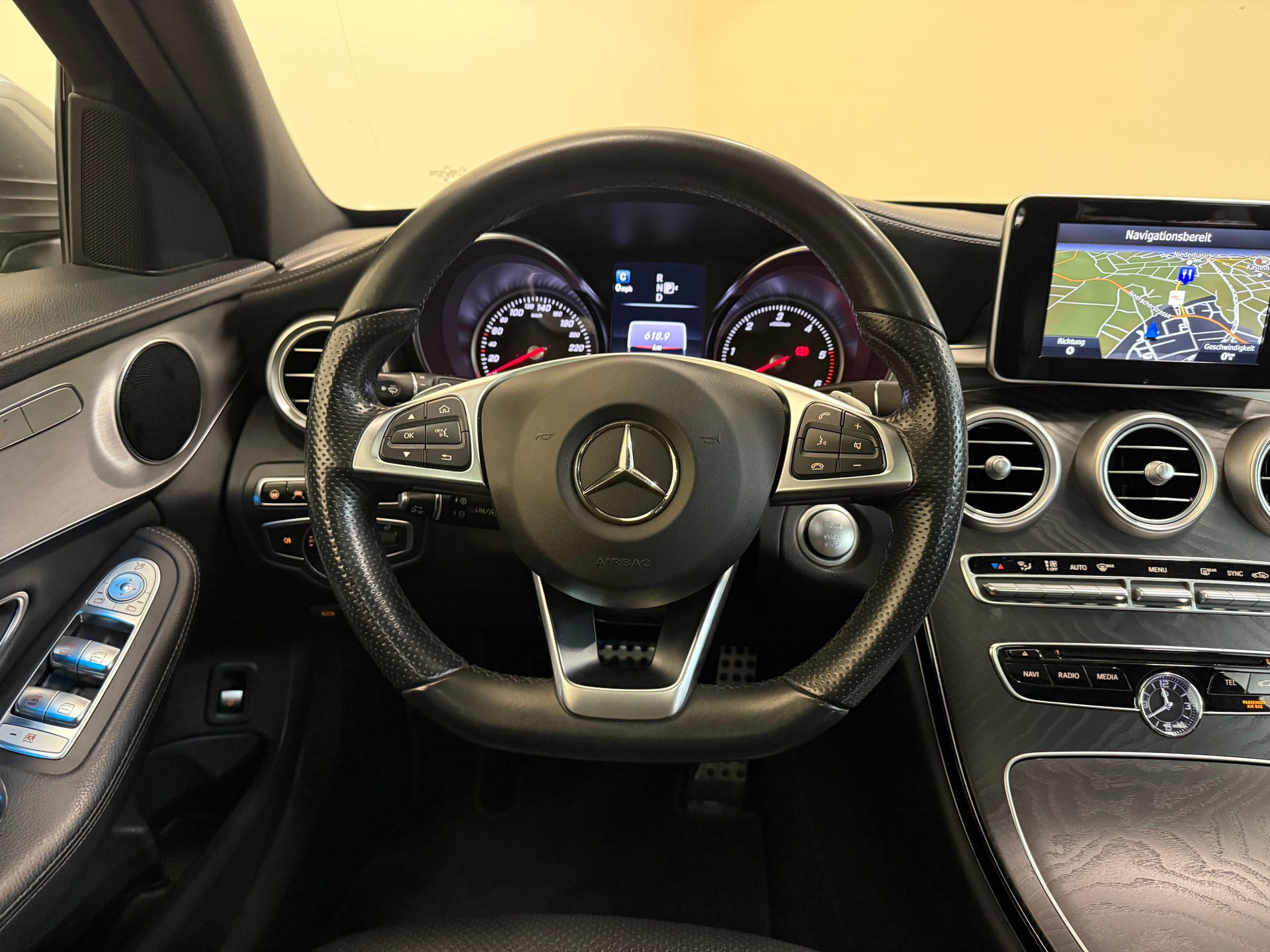 MERCEDES-BENZ C 220 BlueTEC AMG Line 7G-Tronic-image-16
