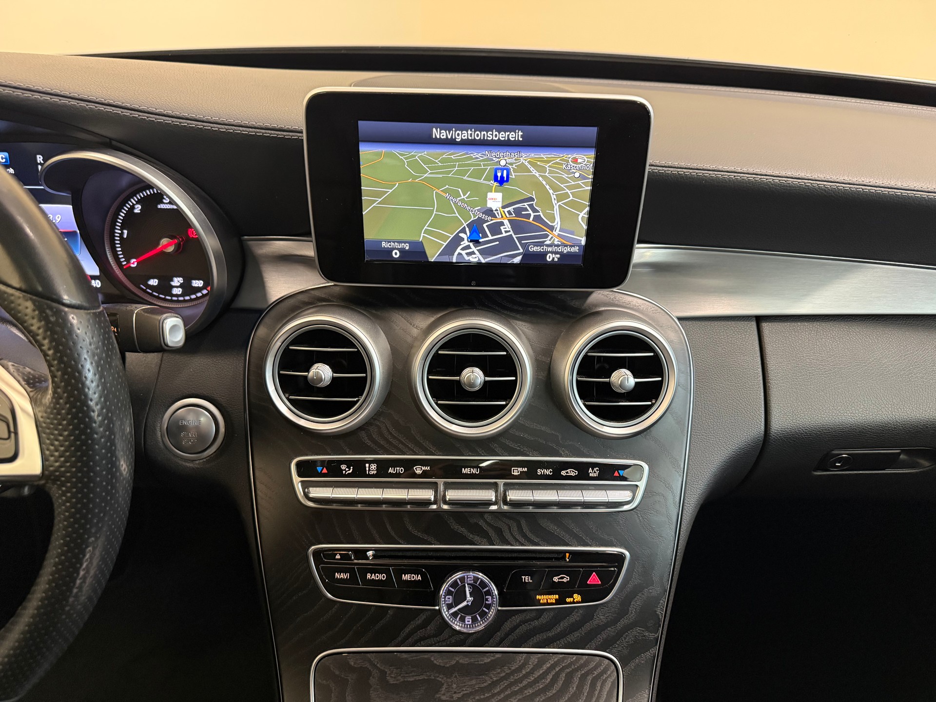 MERCEDES-BENZ C 220 BlueTEC AMG Line 7G-Tronic-image-17