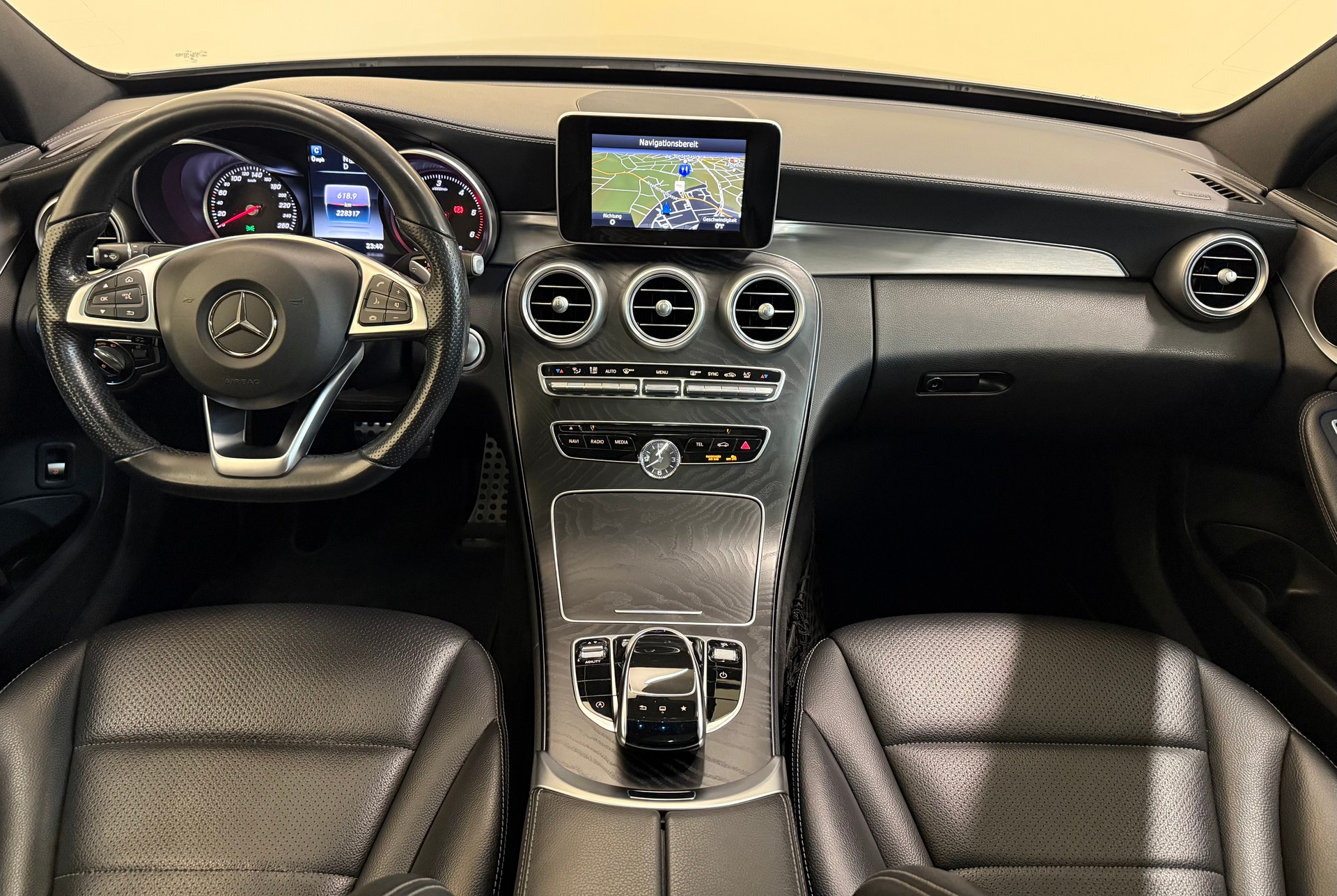 MERCEDES-BENZ C 220 BlueTEC AMG Line 7G-Tronic-image-15