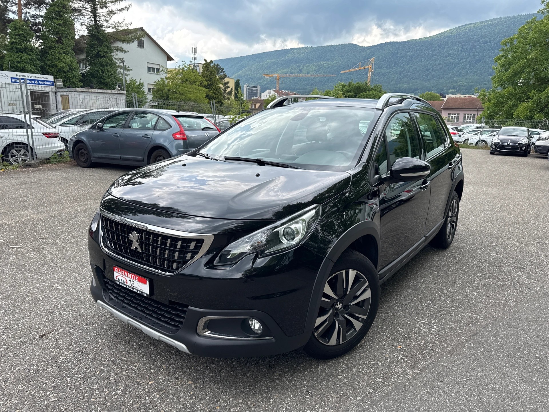 PEUGEOT 2008 1.5 BlueHDi Allure * Teil-Leder * Gr. Navi * Klima-auto * Tempomat * PDC H * Frisch Ab MFK-image-0