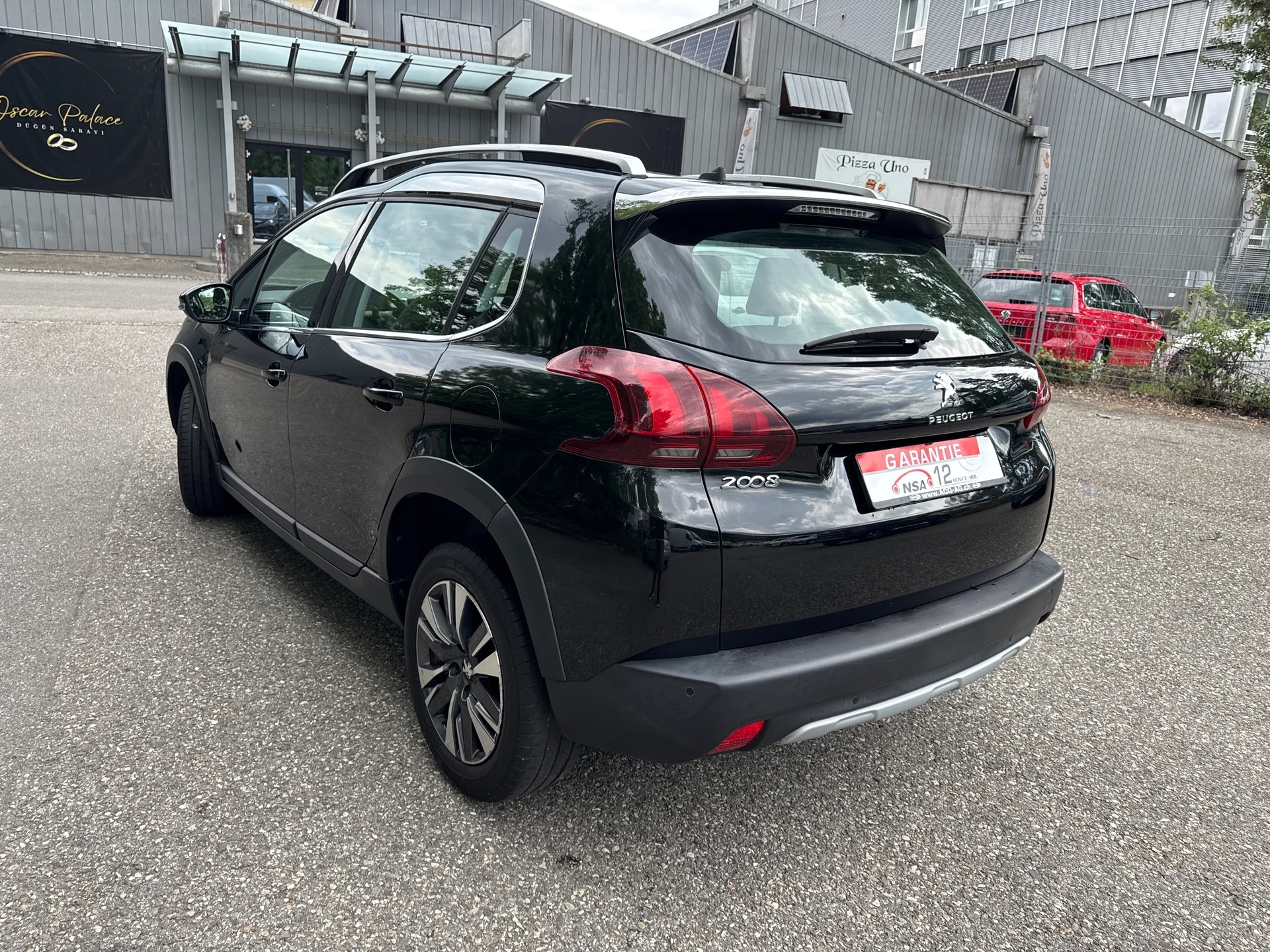 PEUGEOT 2008 1.5 BlueHDi Allure * Teil-Leder * Gr. Navi * Klima-auto * Tempomat * PDC H * Frisch Ab MFK-image-9
