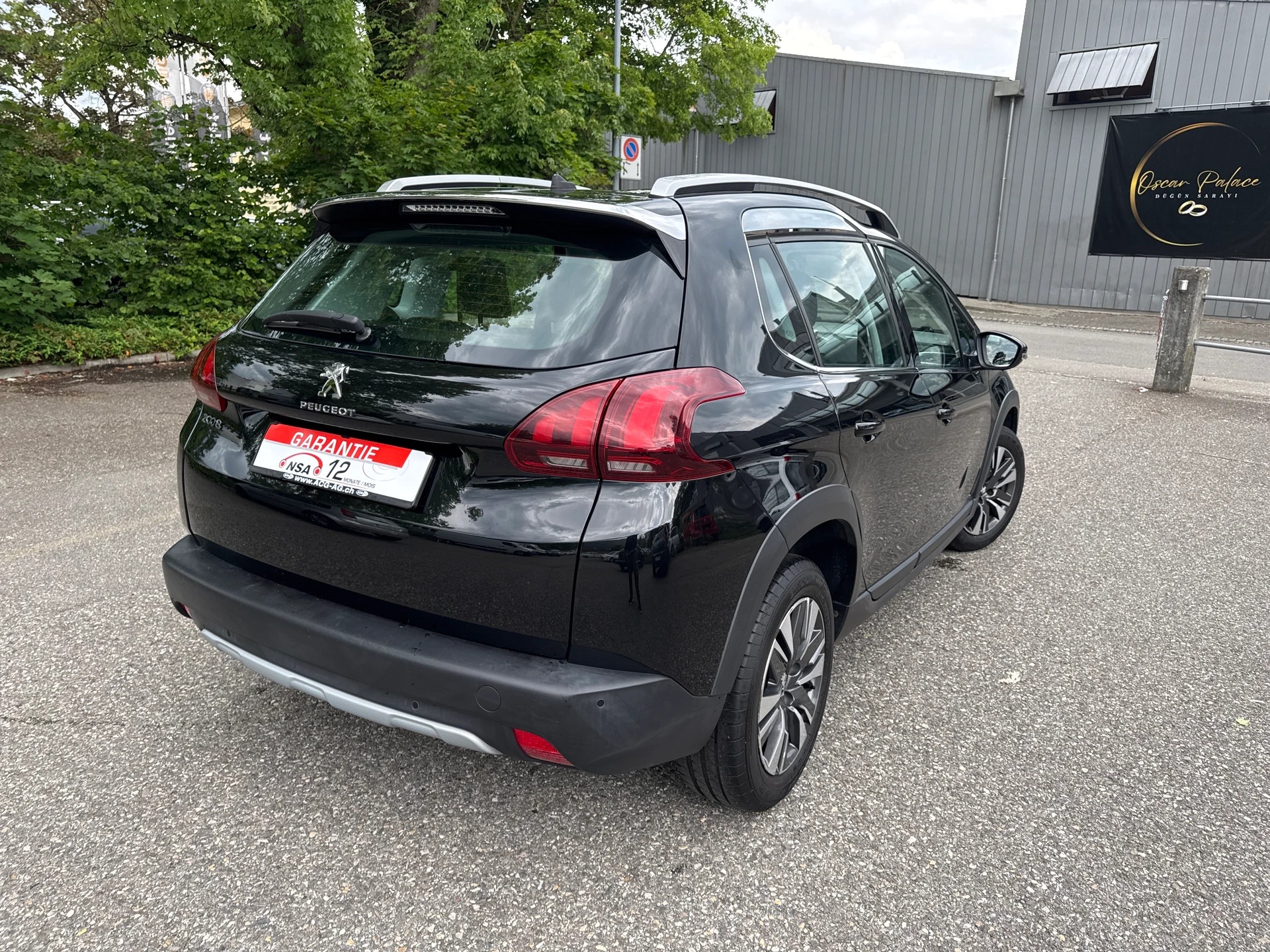 PEUGEOT 2008 1.5 BlueHDi Allure * Teil-Leder * Gr. Navi * Klima-auto * Tempomat * PDC H * Frisch Ab MFK-image-4