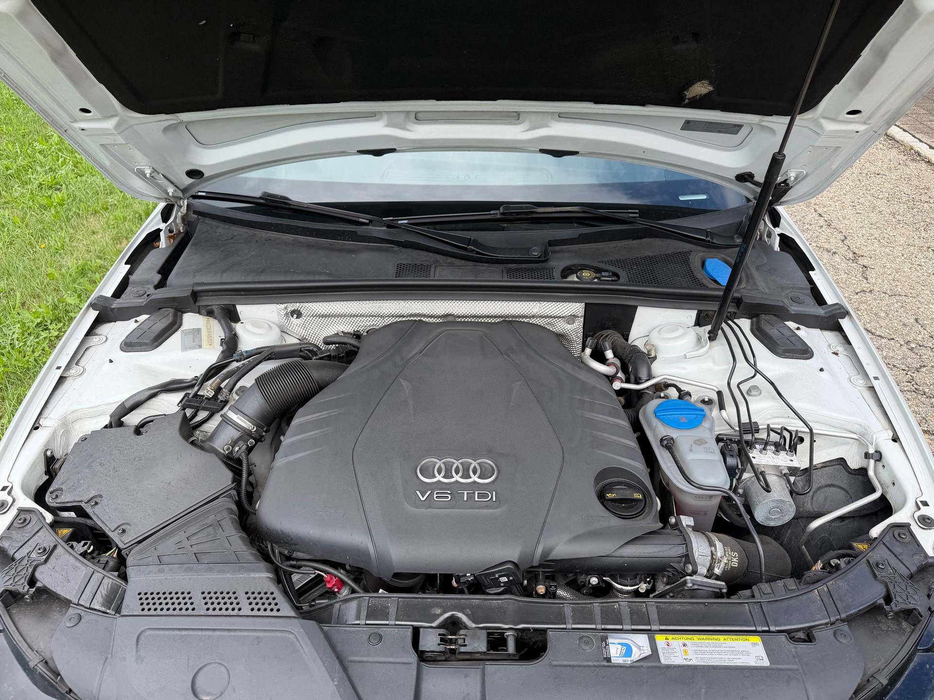 AUDI 3.0 V6 TDI 245 quattro-image-9