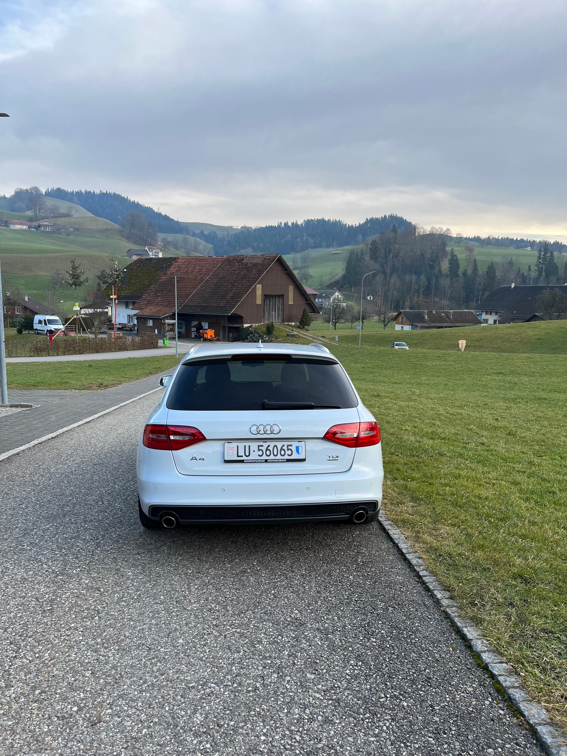 AUDI 3.0 V6 TDI 245 quattro-image-2