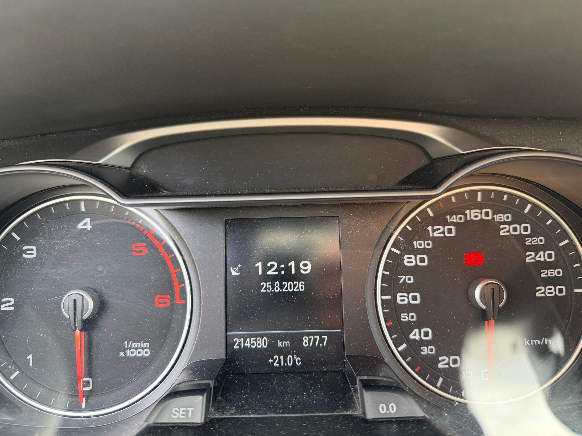 AUDI 3.0 V6 TDI 245 quattro-image-8
