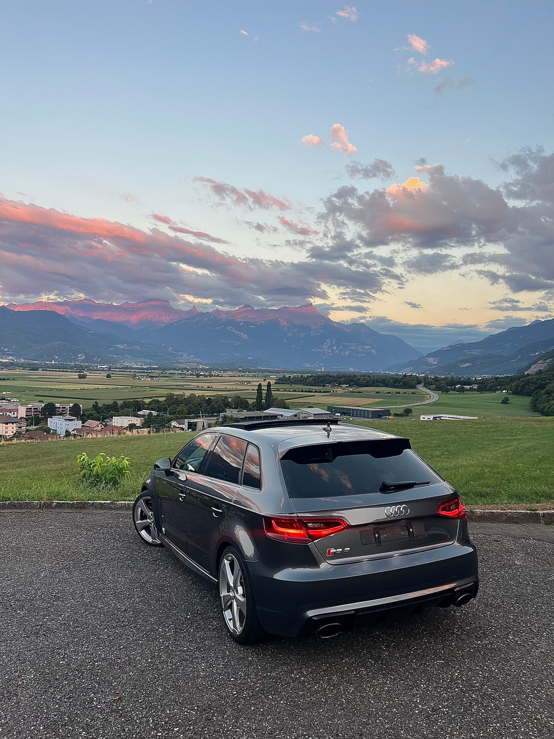 AUDI RS3 2.5 T FSI quattro S-Tronic-image-2