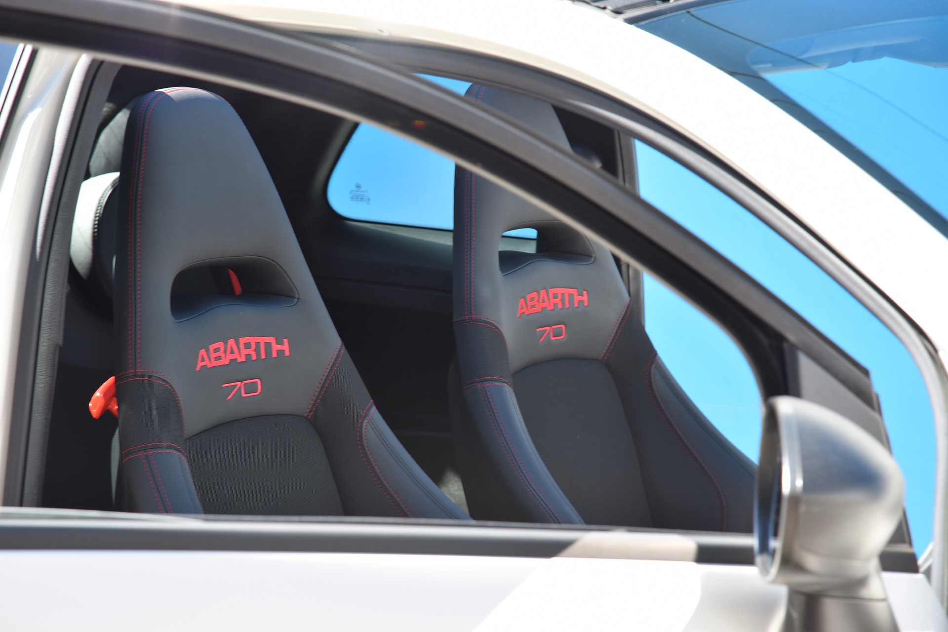 FIAT 595C 1.4 16V Turbo Abarth Esseesse Dualogic-image-1