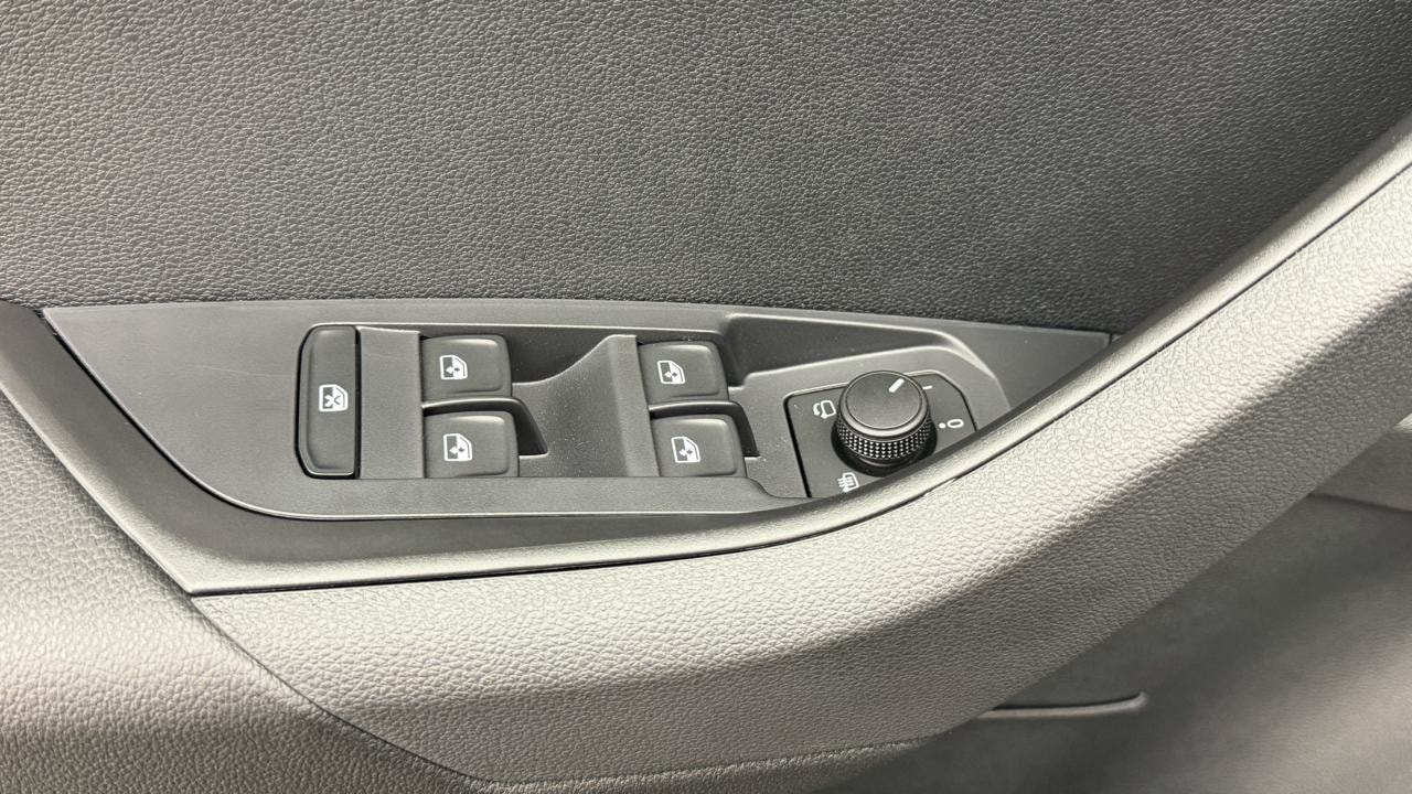 SKODA Karoq 2.0 TSI SportLine 4x4 DSG-image-8