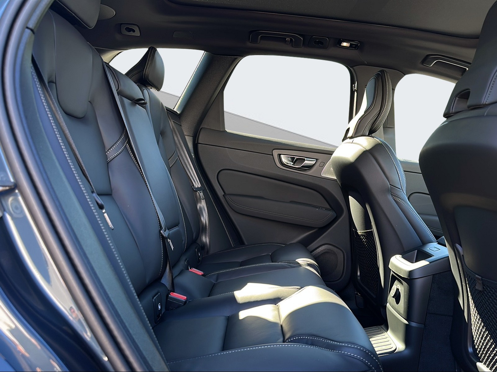 VOLVO XC60 2.0 T8 TE Black Edition eAWD-image-12