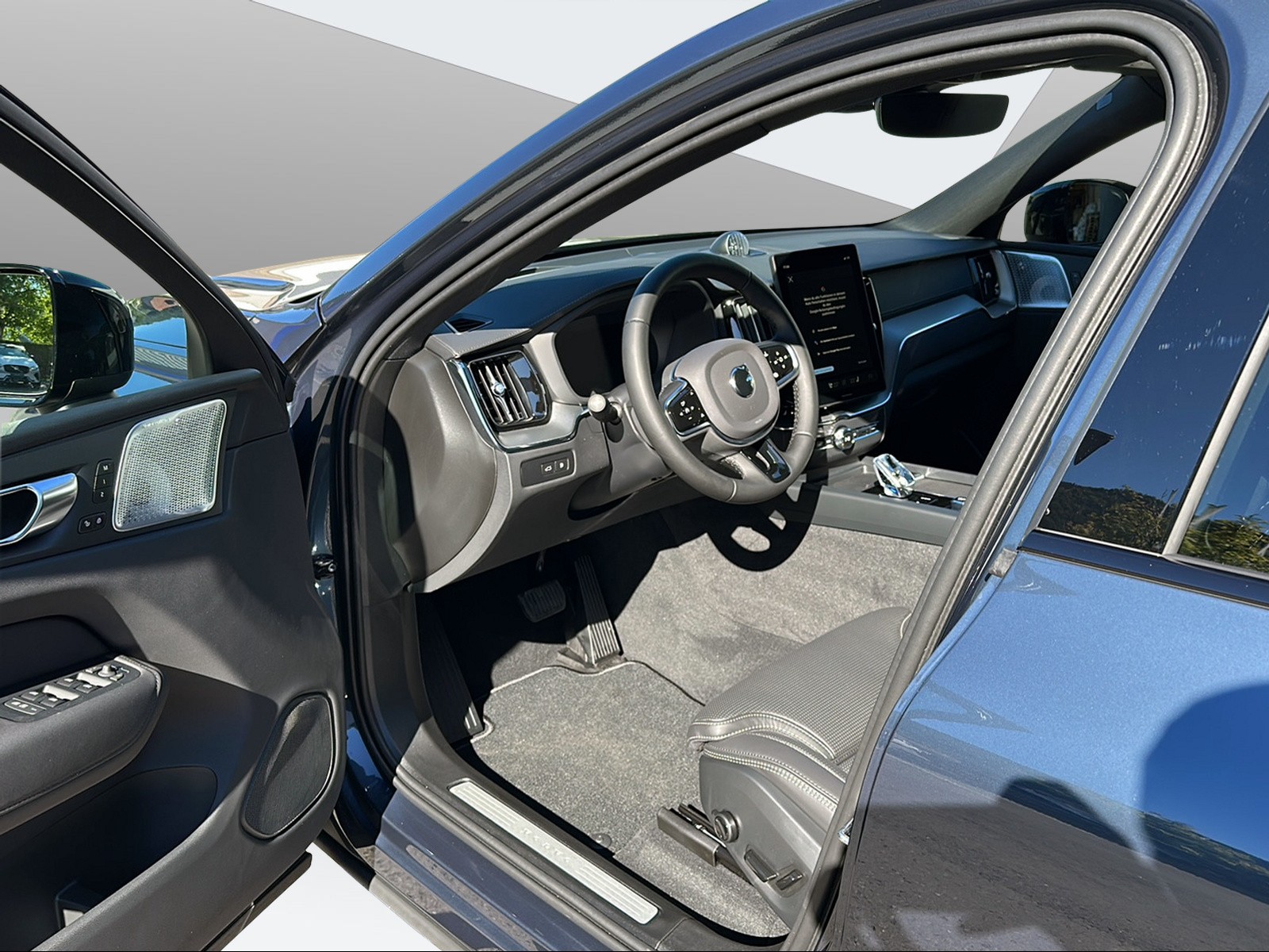 VOLVO XC60 2.0 T8 TE Black Edition eAWD-image-10