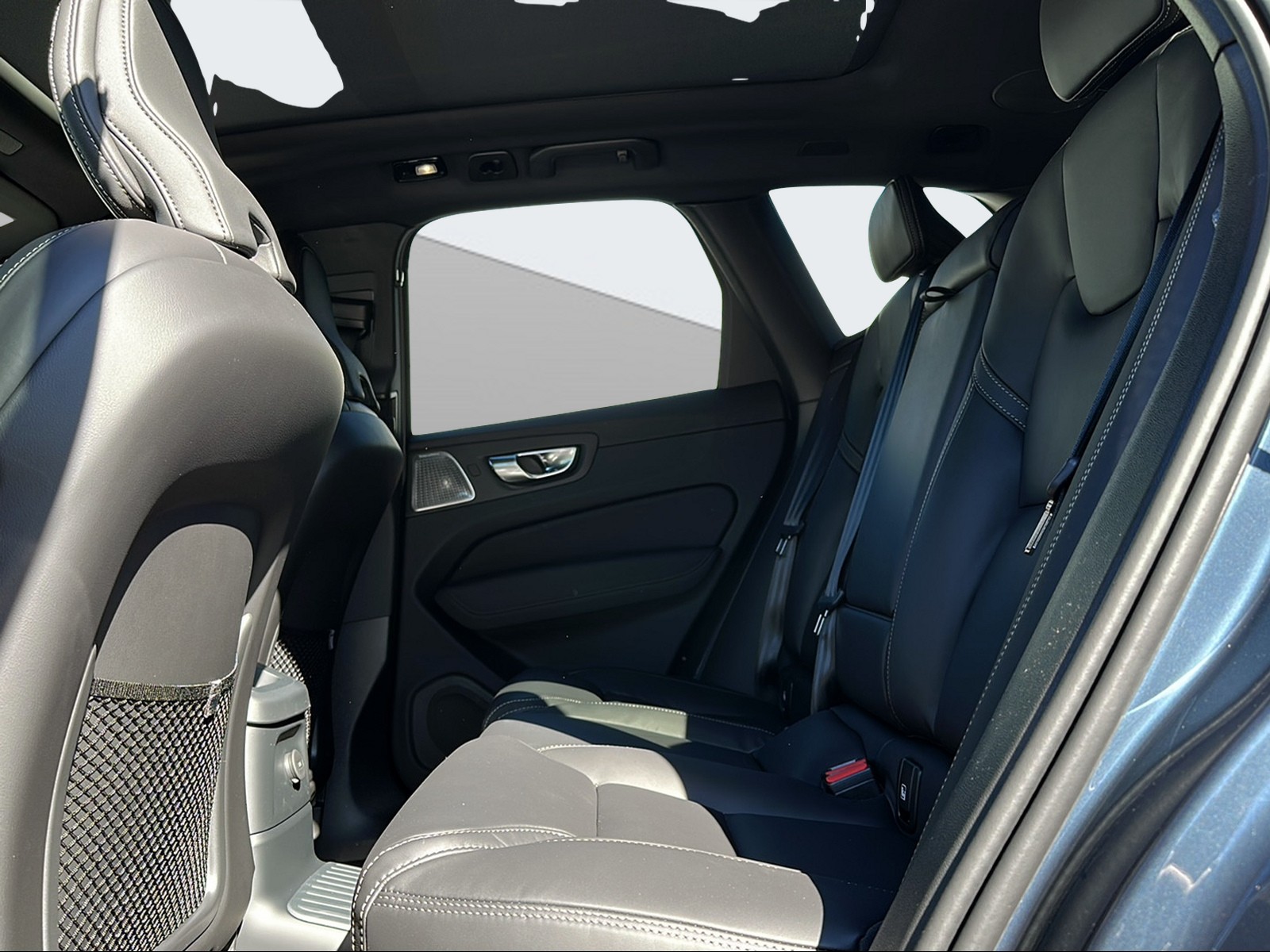 VOLVO XC60 2.0 T8 TE Black Edition eAWD-image-11