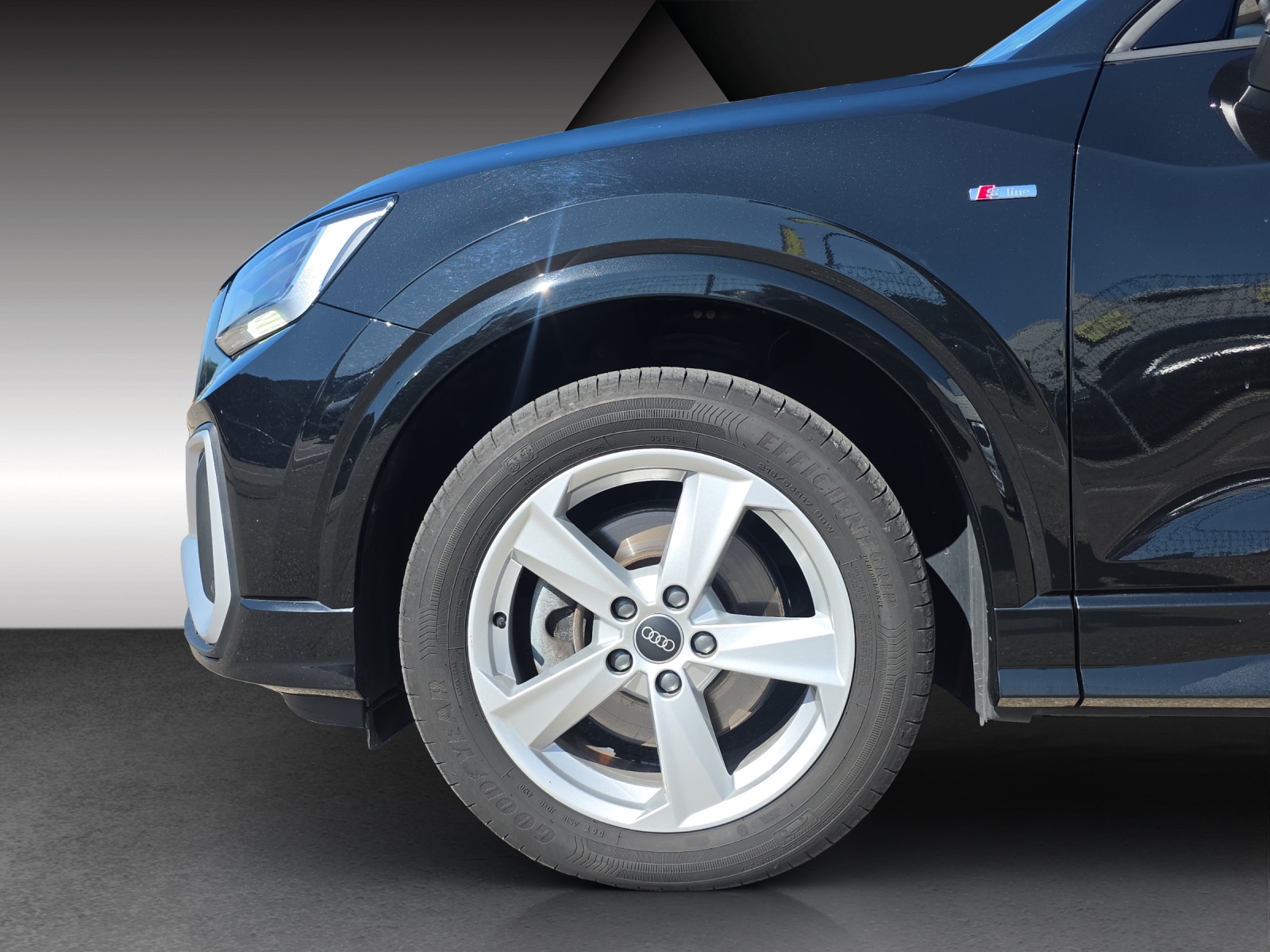 AUDI Q2 40 TFSI S line quattro S-tronic-image-18