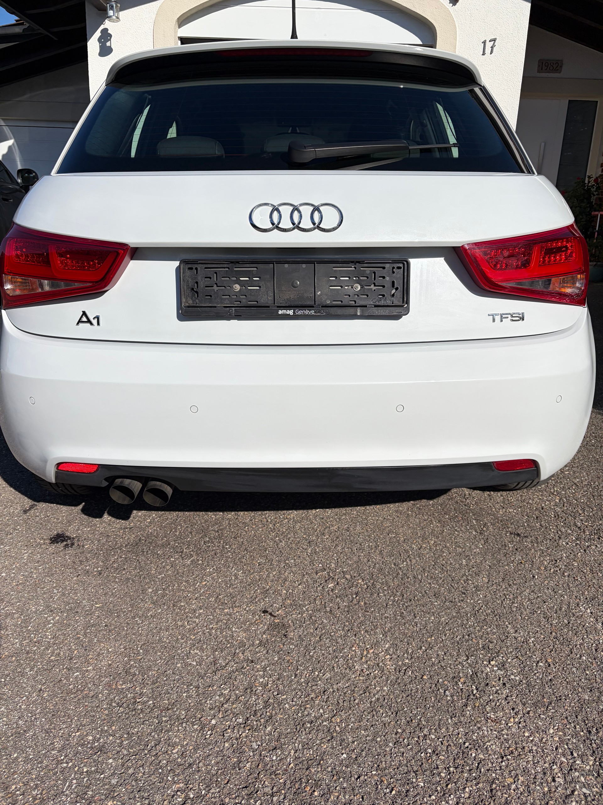 AUDI 1.4 TFSI COD Ambition S-Tronic-image-1