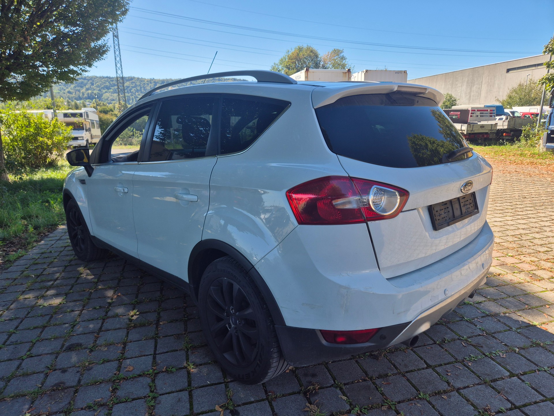 FORD Kuga 2.5 Turbo Titanium 4WD-image-6