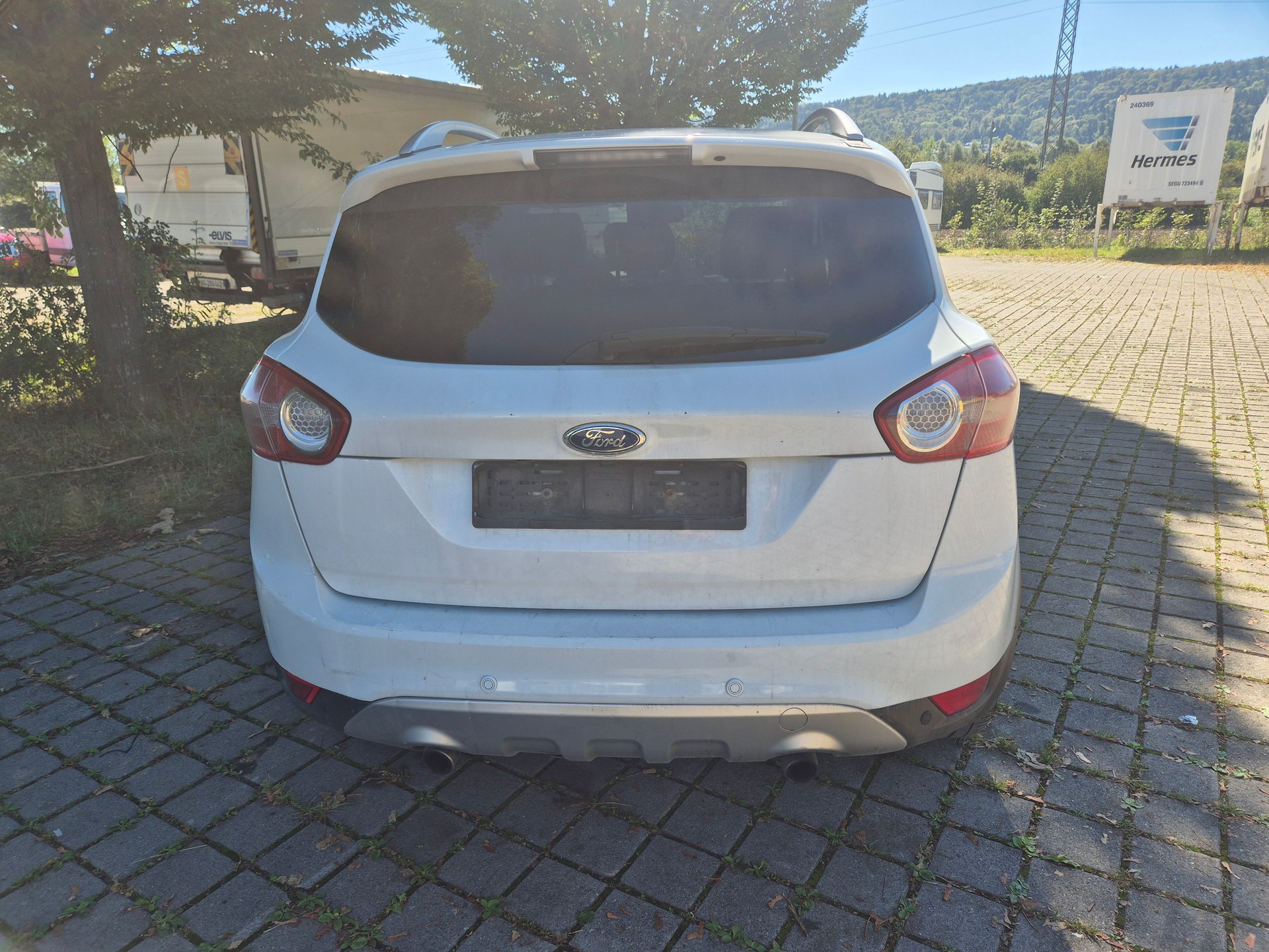 FORD Kuga 2.5 Turbo Titanium 4WD-image-7