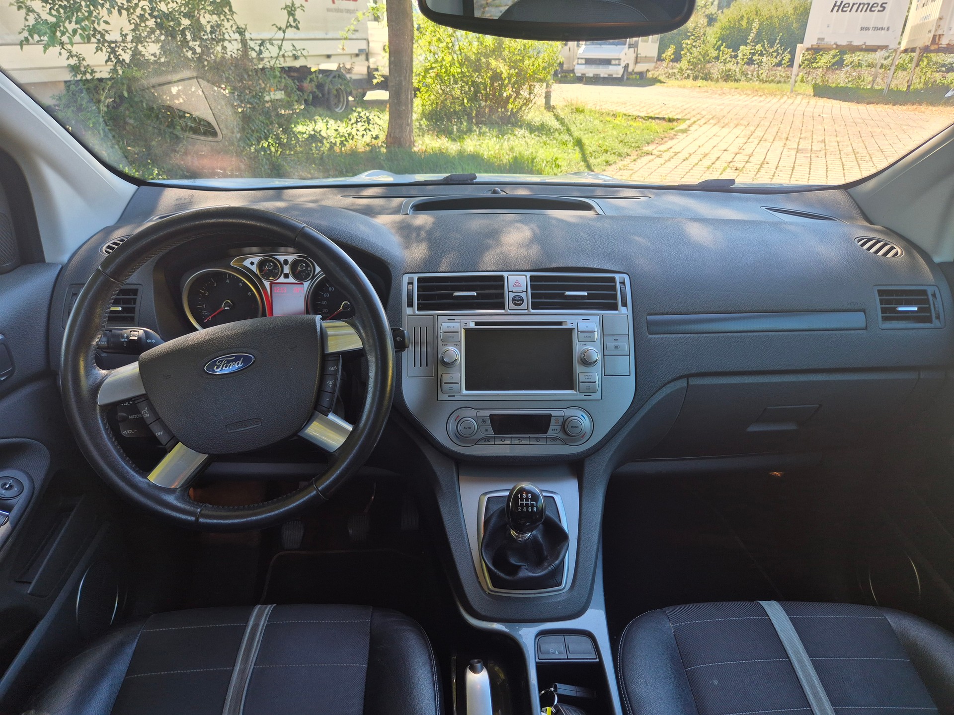 FORD Kuga 2.5 Turbo Titanium 4WD-image-8